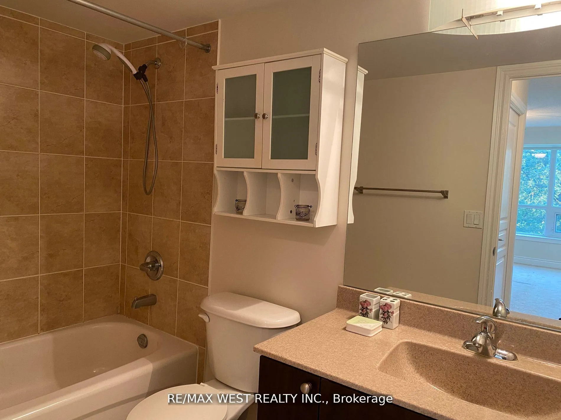 Photo 6 of Unit 408, 7 North Park Road, Vaughan, Beverley Glen — HOMEH