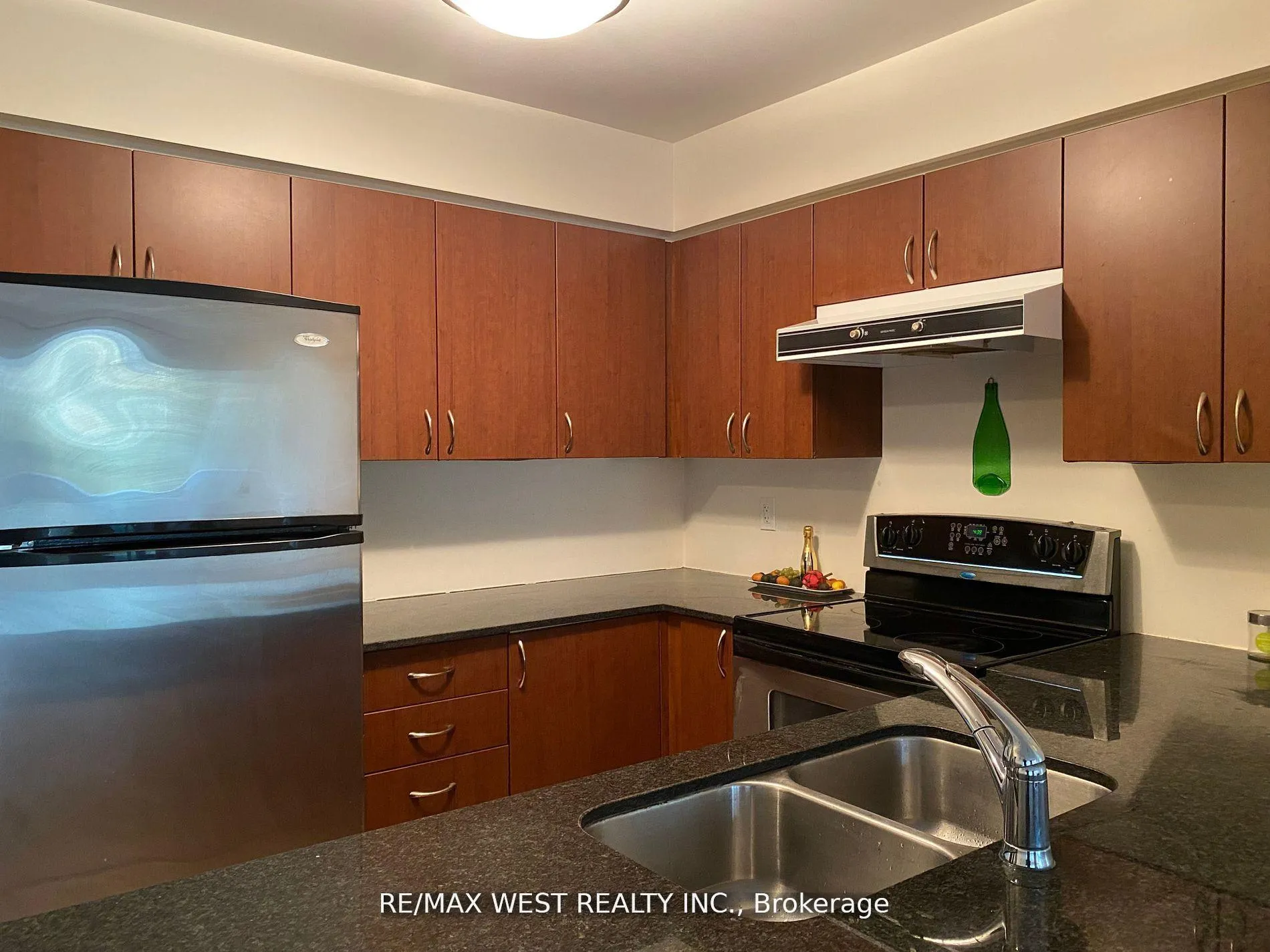 Photo 11 of Unit 408, 7 North Park Road, Vaughan, Beverley Glen — HOMEH