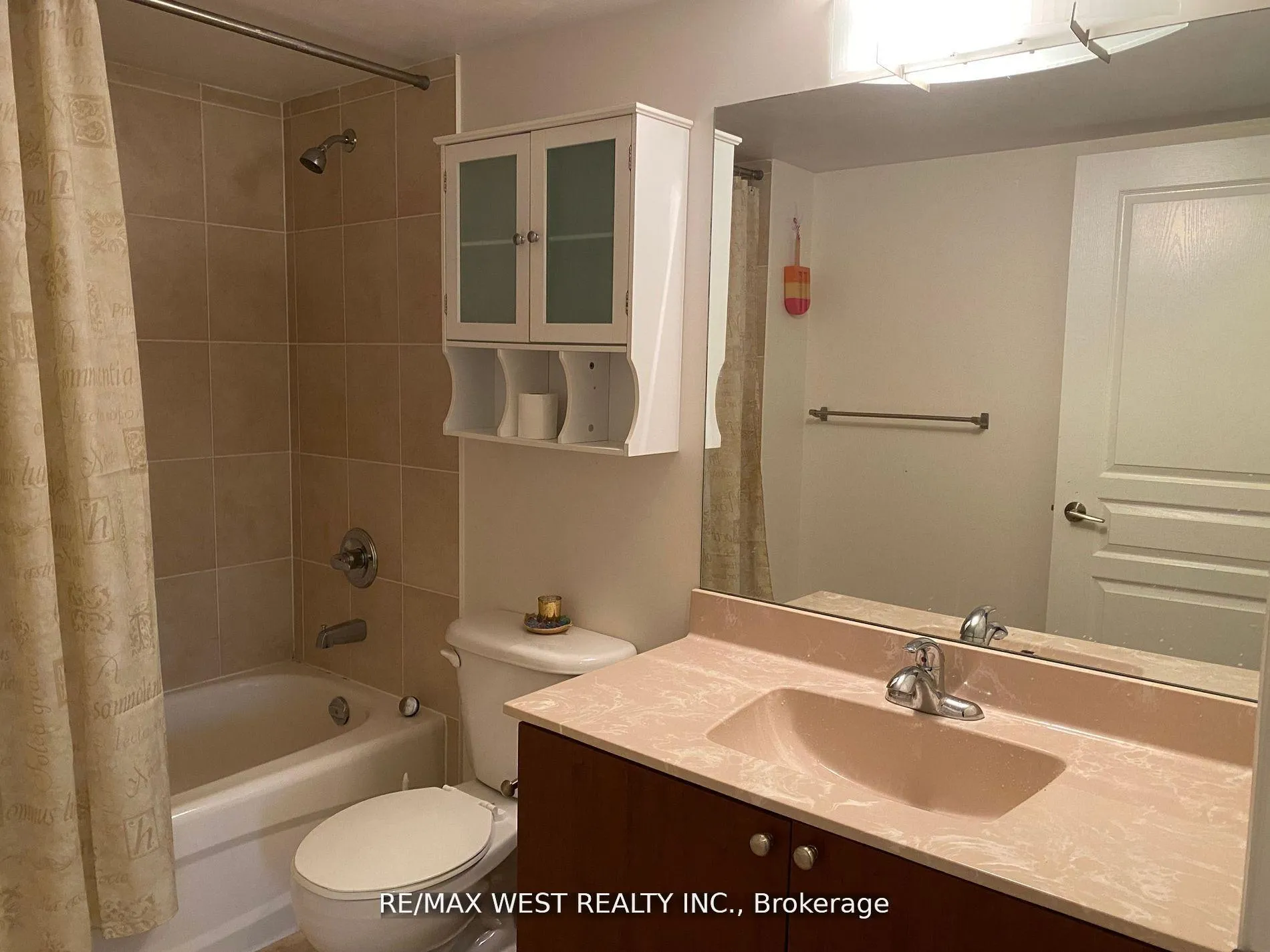 Photo 13 of Unit 408, 7 North Park Road, Vaughan, Beverley Glen — HOMEH