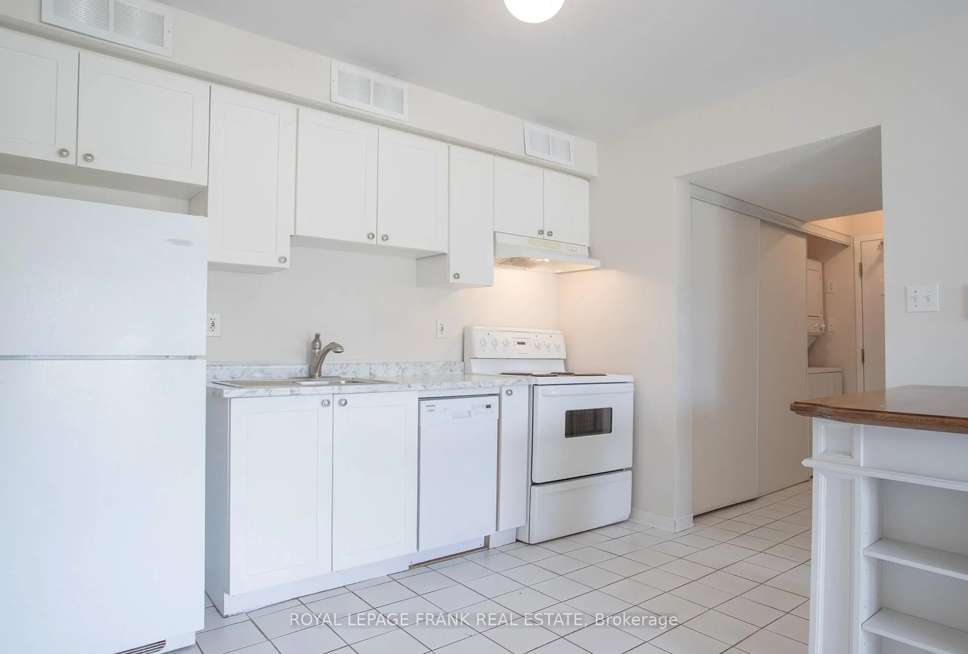 Photo 6 of Unit 9, 1 Testa Road, Uxbridge — HOMEH