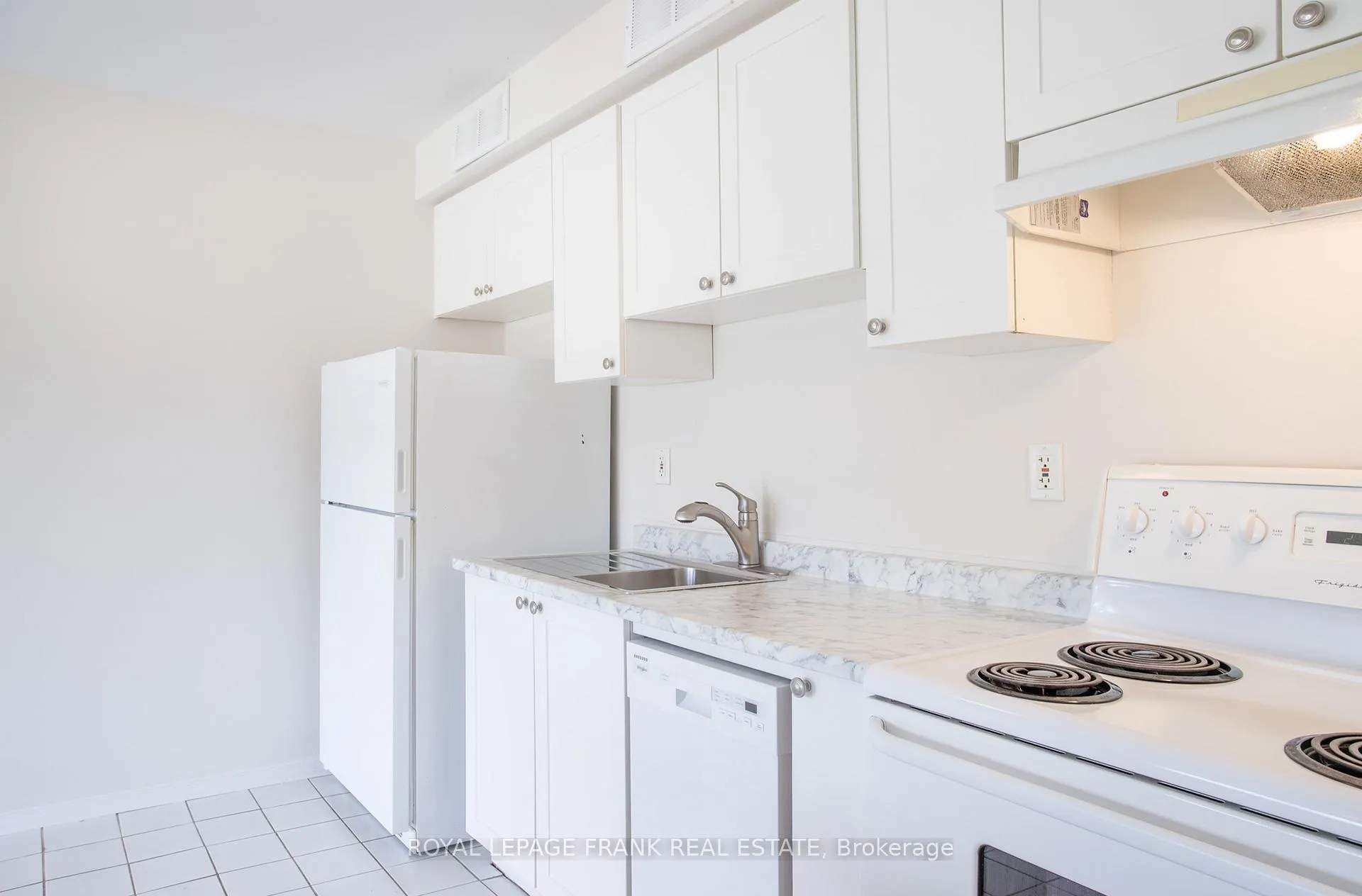 Photo 7 of Unit 9, 1 Testa Road, Uxbridge — HOMEH