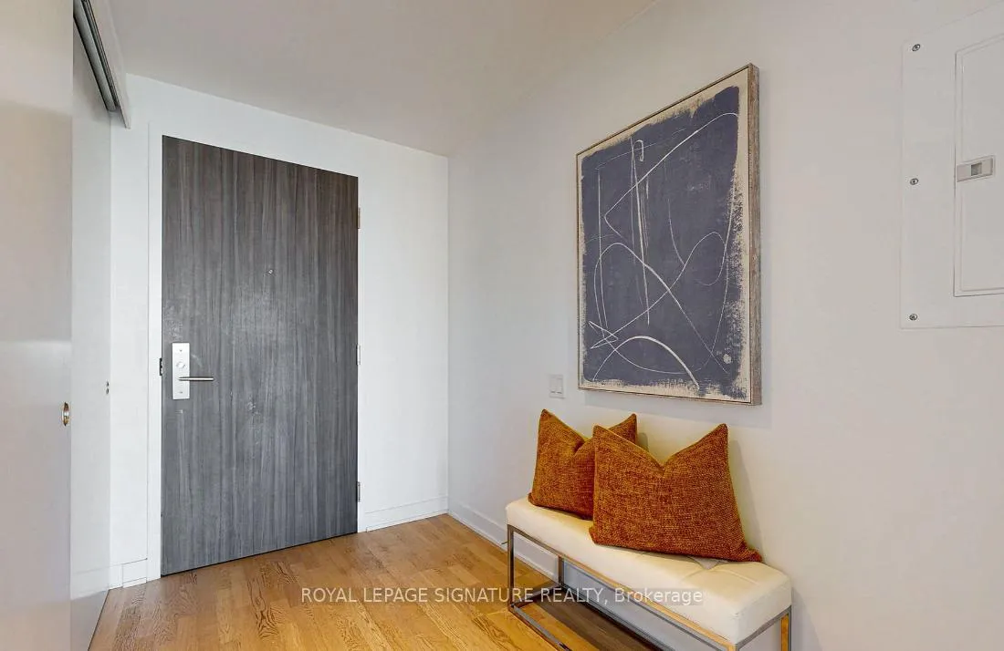 Photo 3 of Unit 1307, 185 Roehampton Avenue, Toronto, Mount Pleasant West — HOMEH