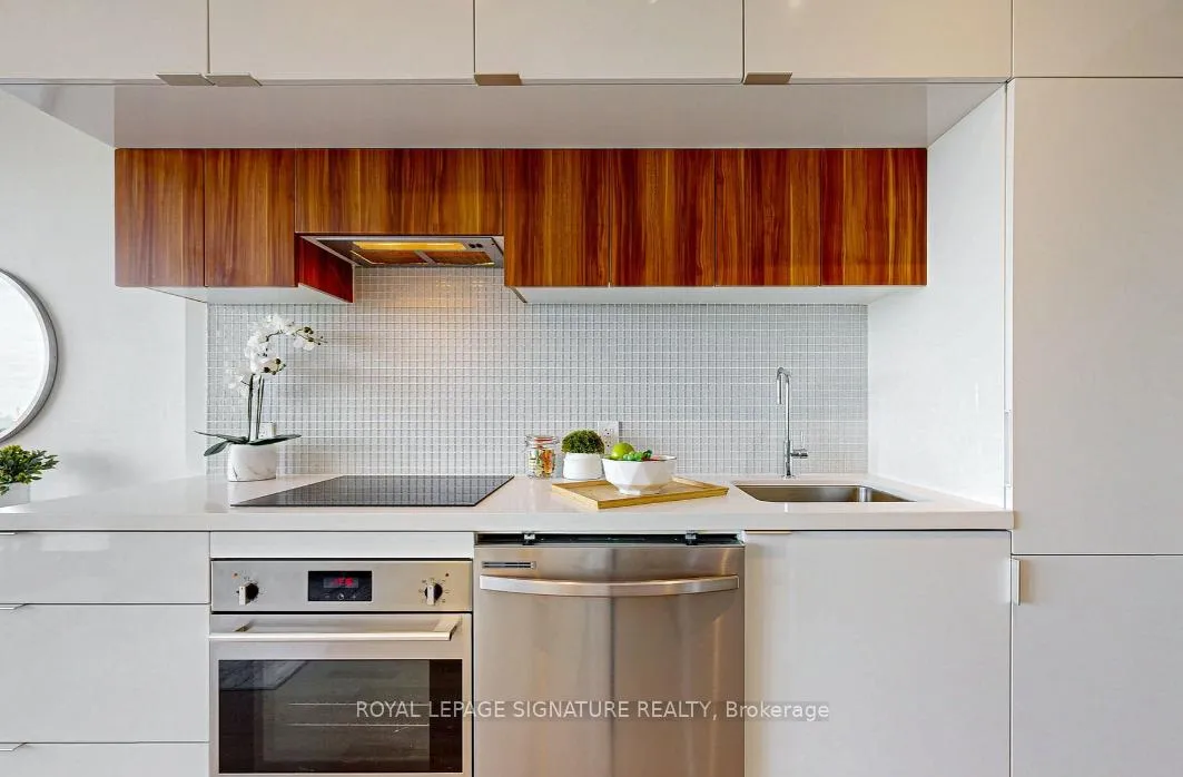 Photo 7 of Unit 1307, 185 Roehampton Avenue, Toronto, Mount Pleasant West — HOMEH