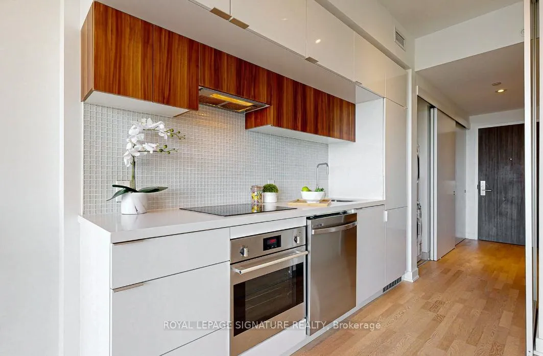 Photo 8 of Unit 1307, 185 Roehampton Avenue, Toronto, Mount Pleasant West — HOMEH