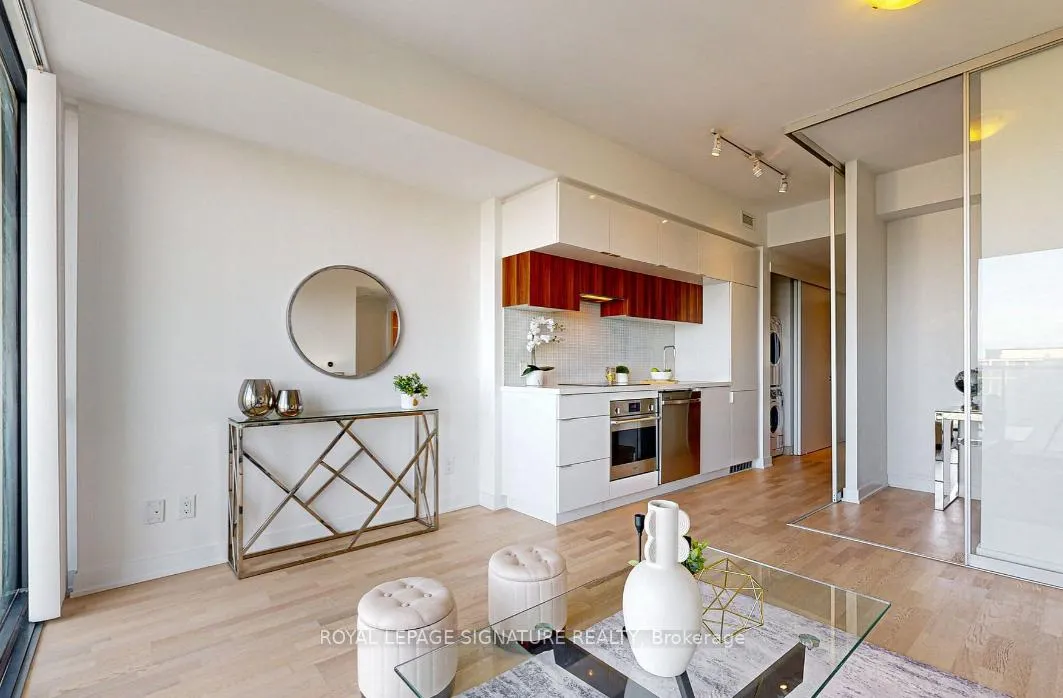 Photo 10 of Unit 1307, 185 Roehampton Avenue, Toronto, Mount Pleasant West — HOMEH