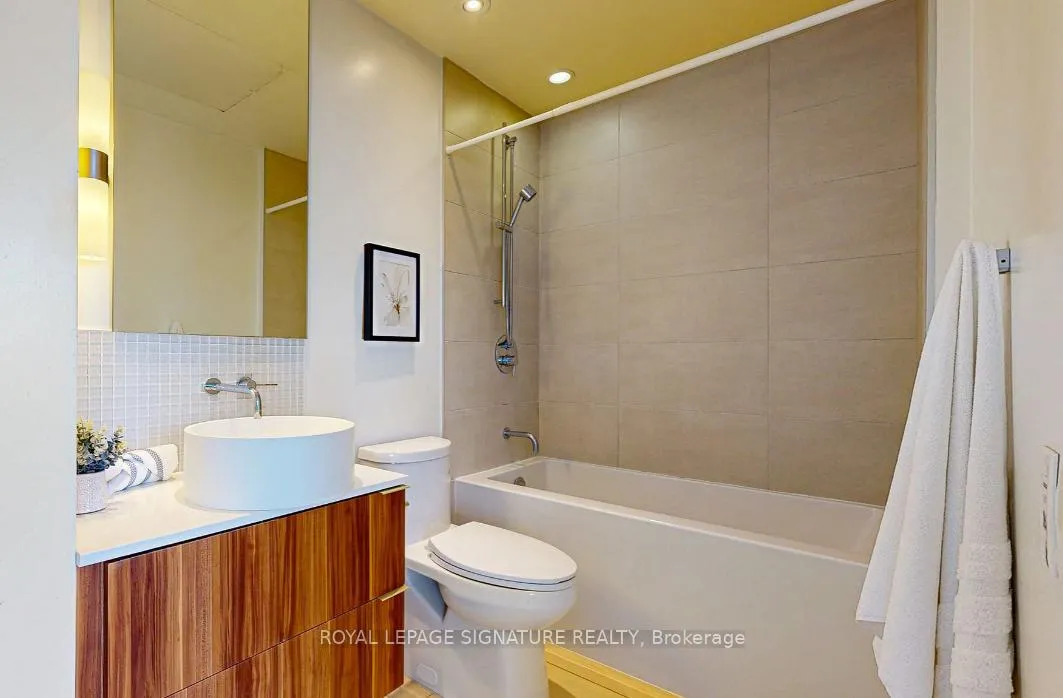 Photo 25 of Unit 1307, 185 Roehampton Avenue, Toronto, Mount Pleasant West — HOMEH