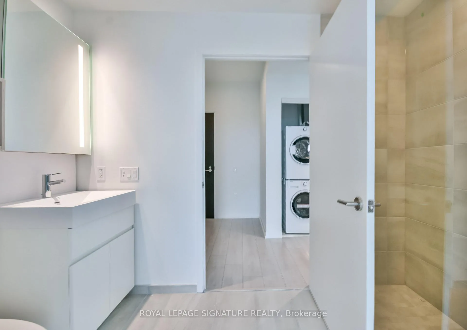 Photo 6 of Unit 2406, 39 Mary Street, Barrie, City Centre — HOMEH