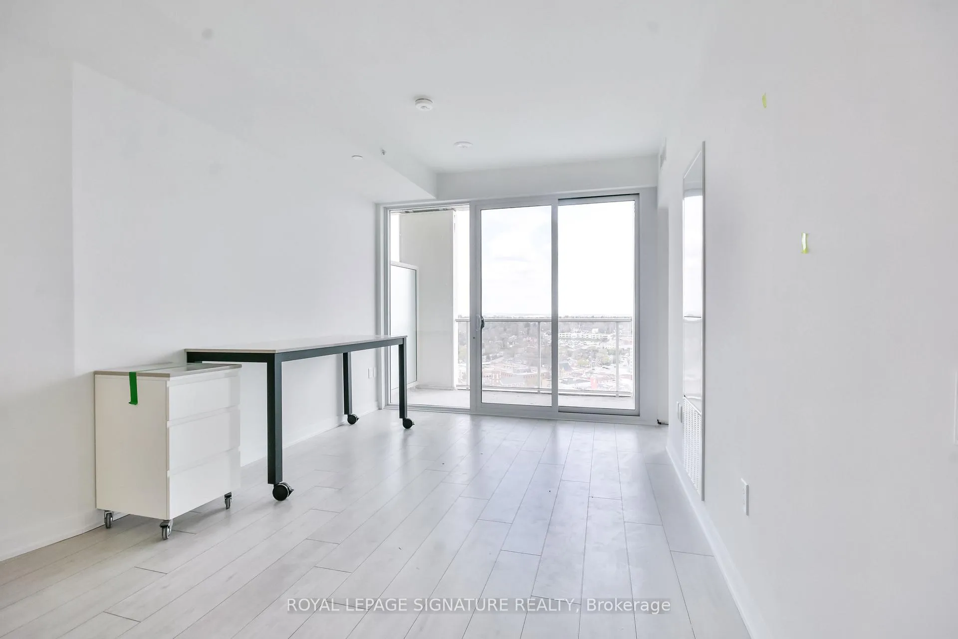 Photo 9 of Unit 2406, 39 Mary Street, Barrie, City Centre — HOMEH