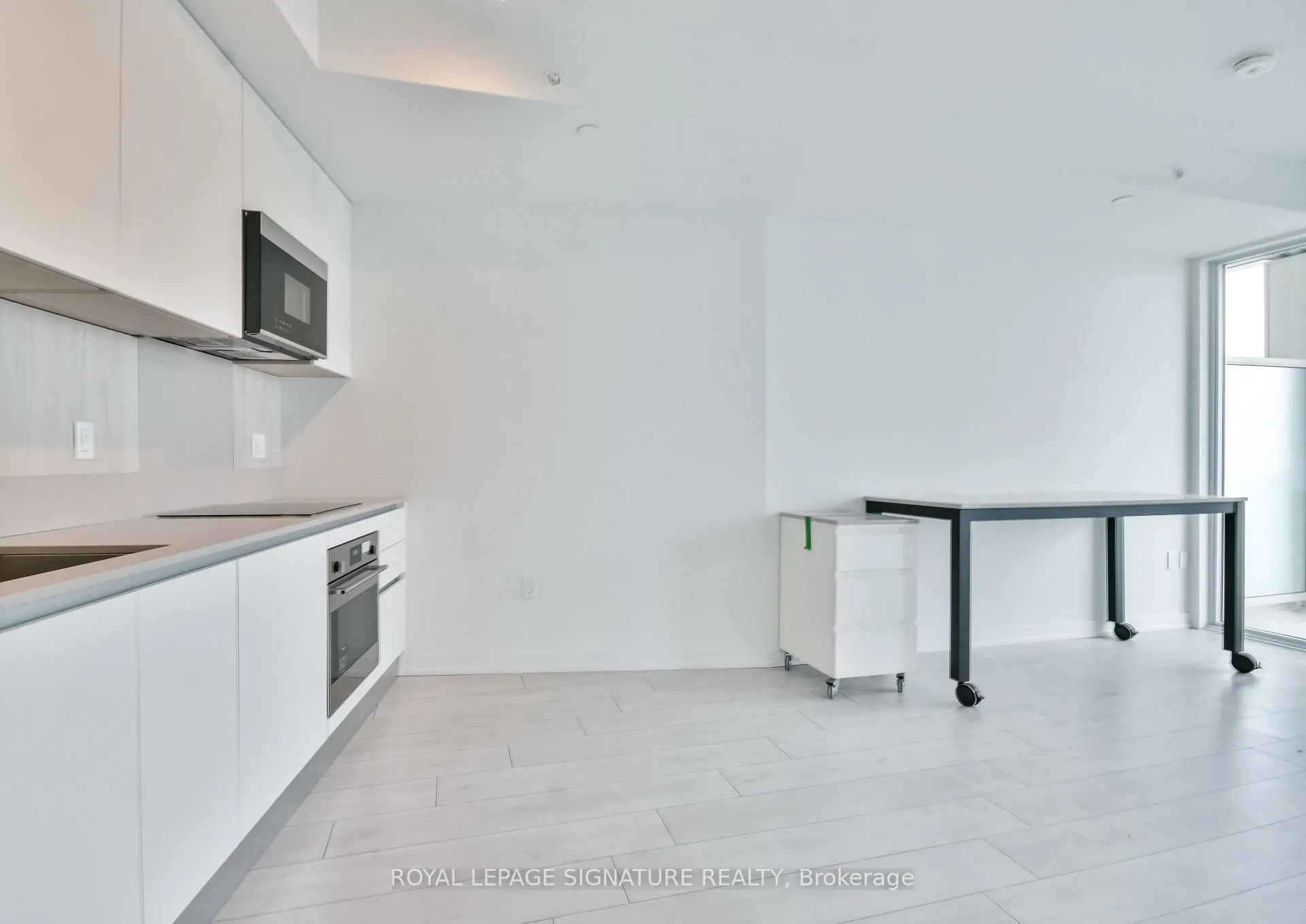 Photo 10 of Unit 2406, 39 Mary Street, Barrie, City Centre — HOMEH