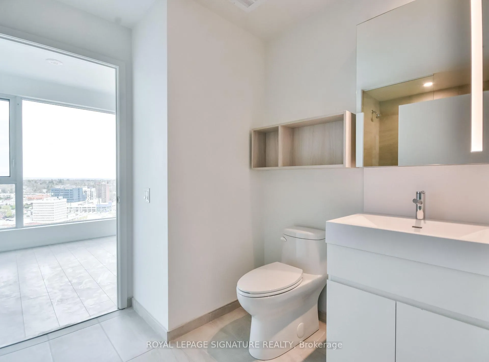 Photo 20 of Unit 2406, 39 Mary Street, Barrie, City Centre — HOMEH