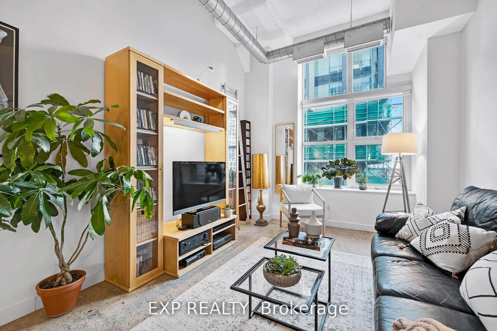 Front of Unit 640, 155 Dalhousie Street
