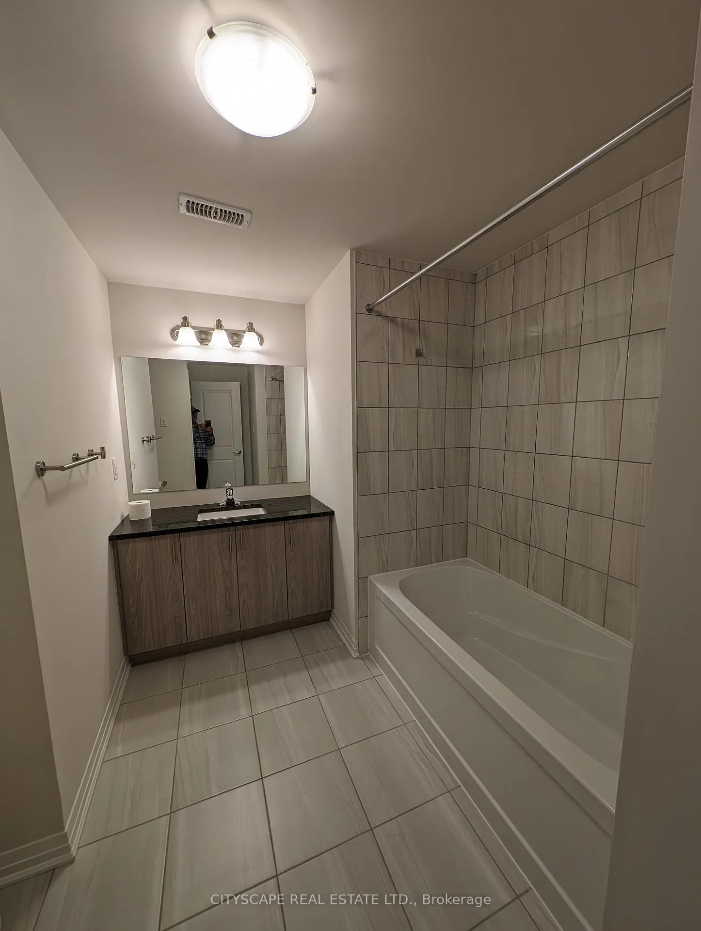 Photo 9 of Unit 68, 2 Willow Street, Brant, Paris — HOMEH