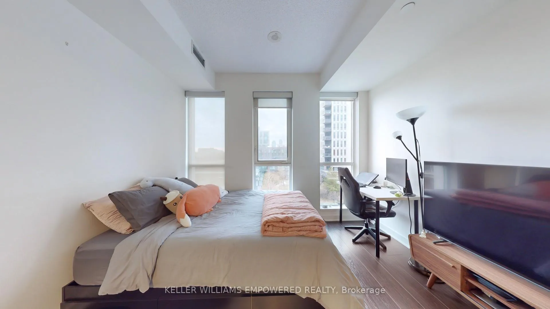 Photo 6 of Unit 705, 170 Sumach Street, Toronto, Regent Park — HOMEH