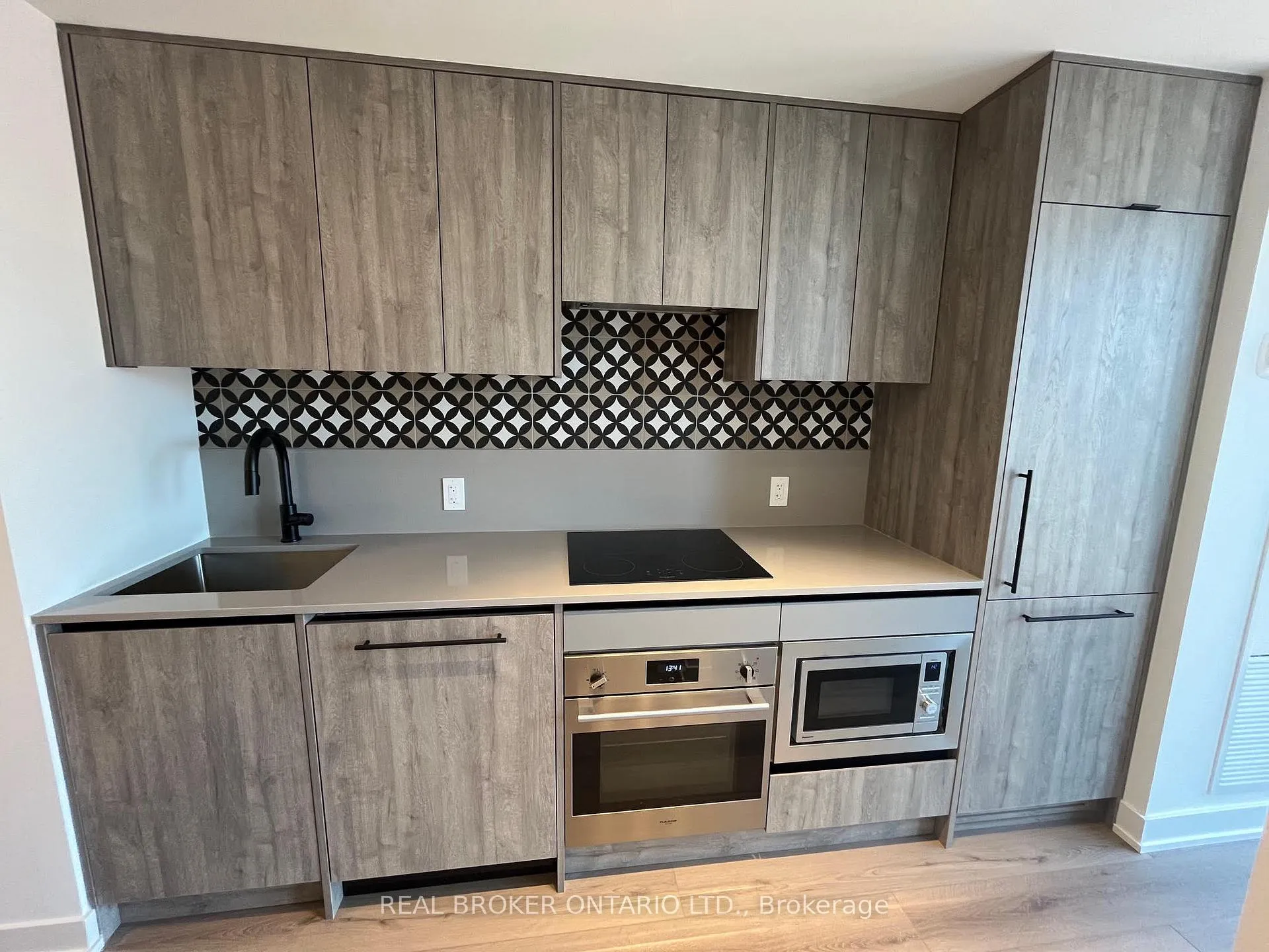 Photo 6 of Unit 218, 5 Lakeview Avenue, Toronto, Trinity-Bellwoods — HOMEH
