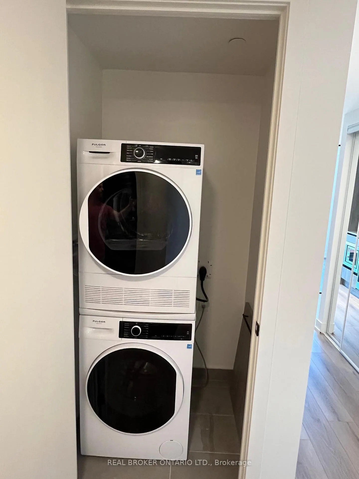 Photo 7 of Unit 218, 5 Lakeview Avenue, Toronto, Trinity-Bellwoods — HOMEH