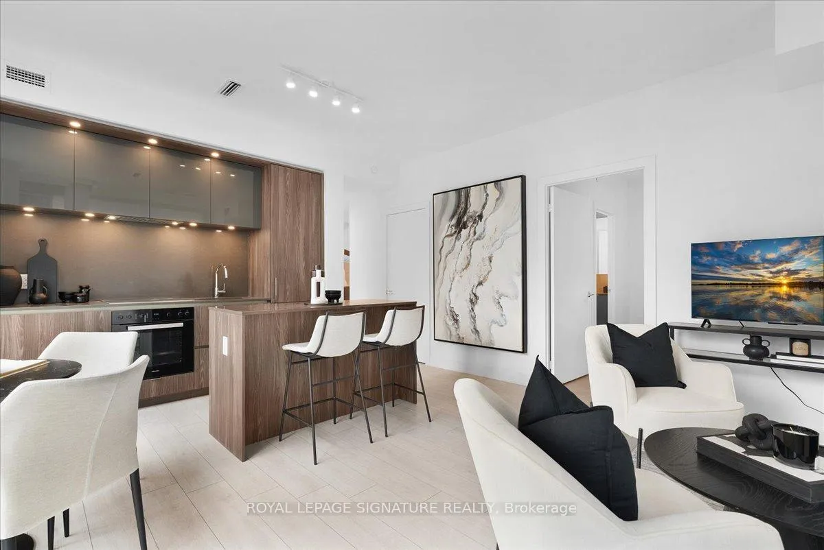 Front of Unit 1308, 15 Mercer Street