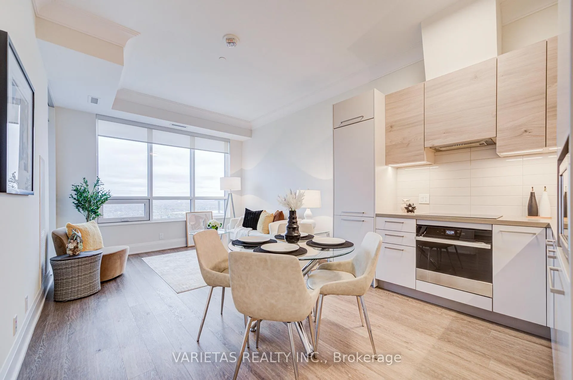 Photo 5 of Unit 3701, 12 Gandhi Lane, Markham, Commerce Valley — HOMEH