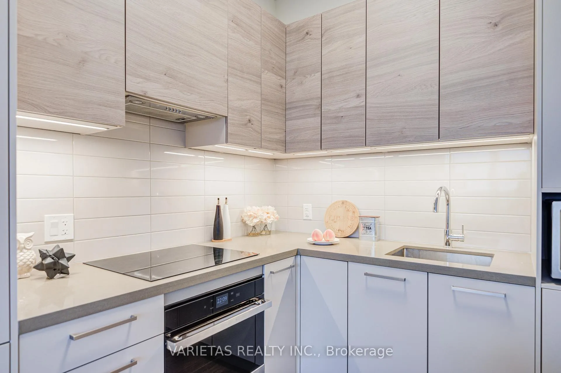 Photo 9 of Unit 3701, 12 Gandhi Lane, Markham, Commerce Valley — HOMEH