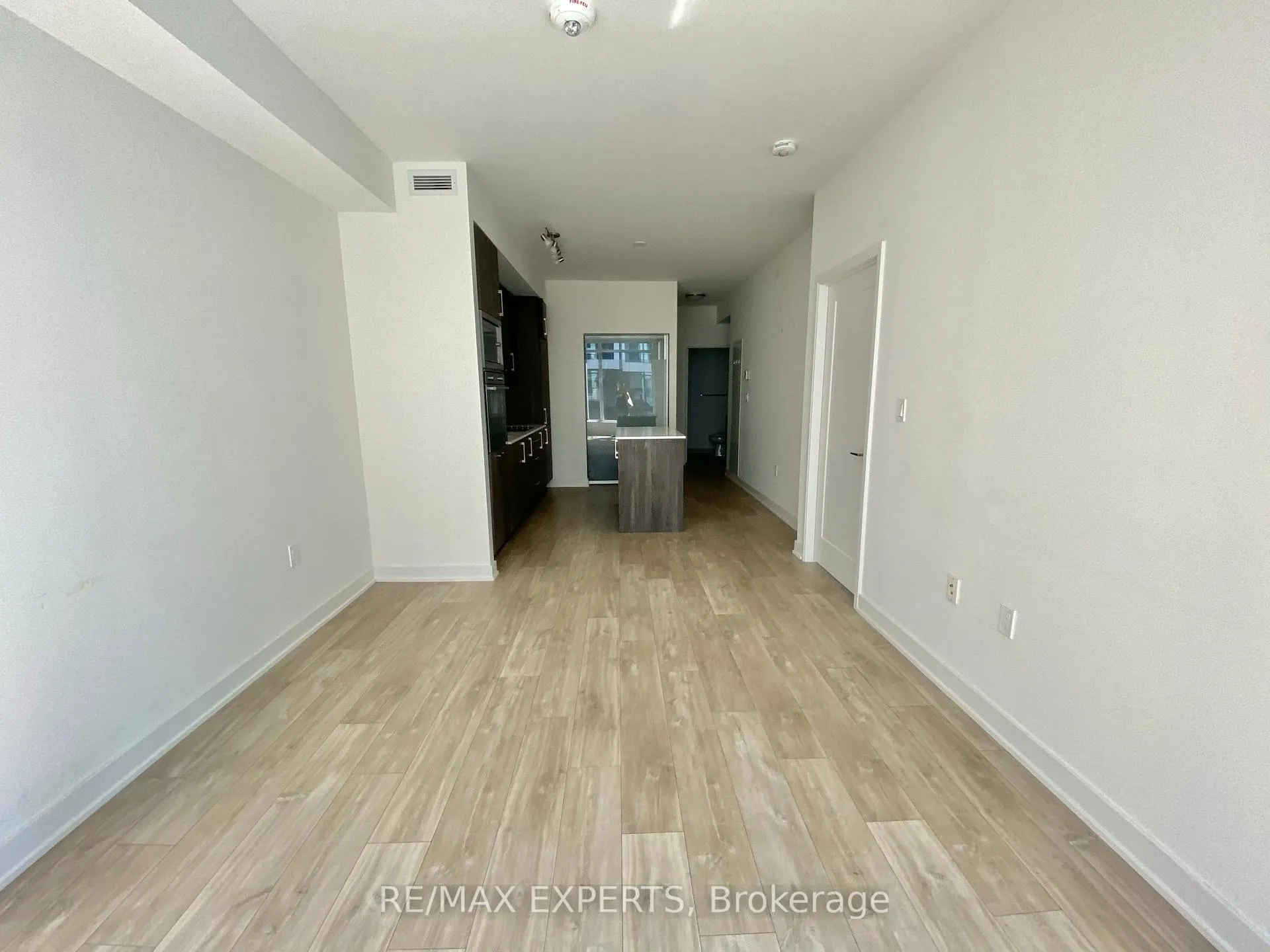 Photo 4 of Unit 914, 576 Front Street W, Toronto, Waterfront Communities — HOMEH