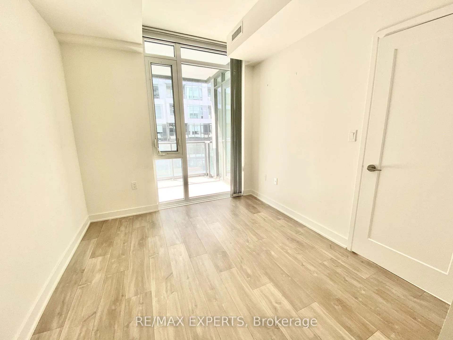 Photo 10 of Unit 914, 576 Front Street W, Toronto, Waterfront Communities — HOMEH