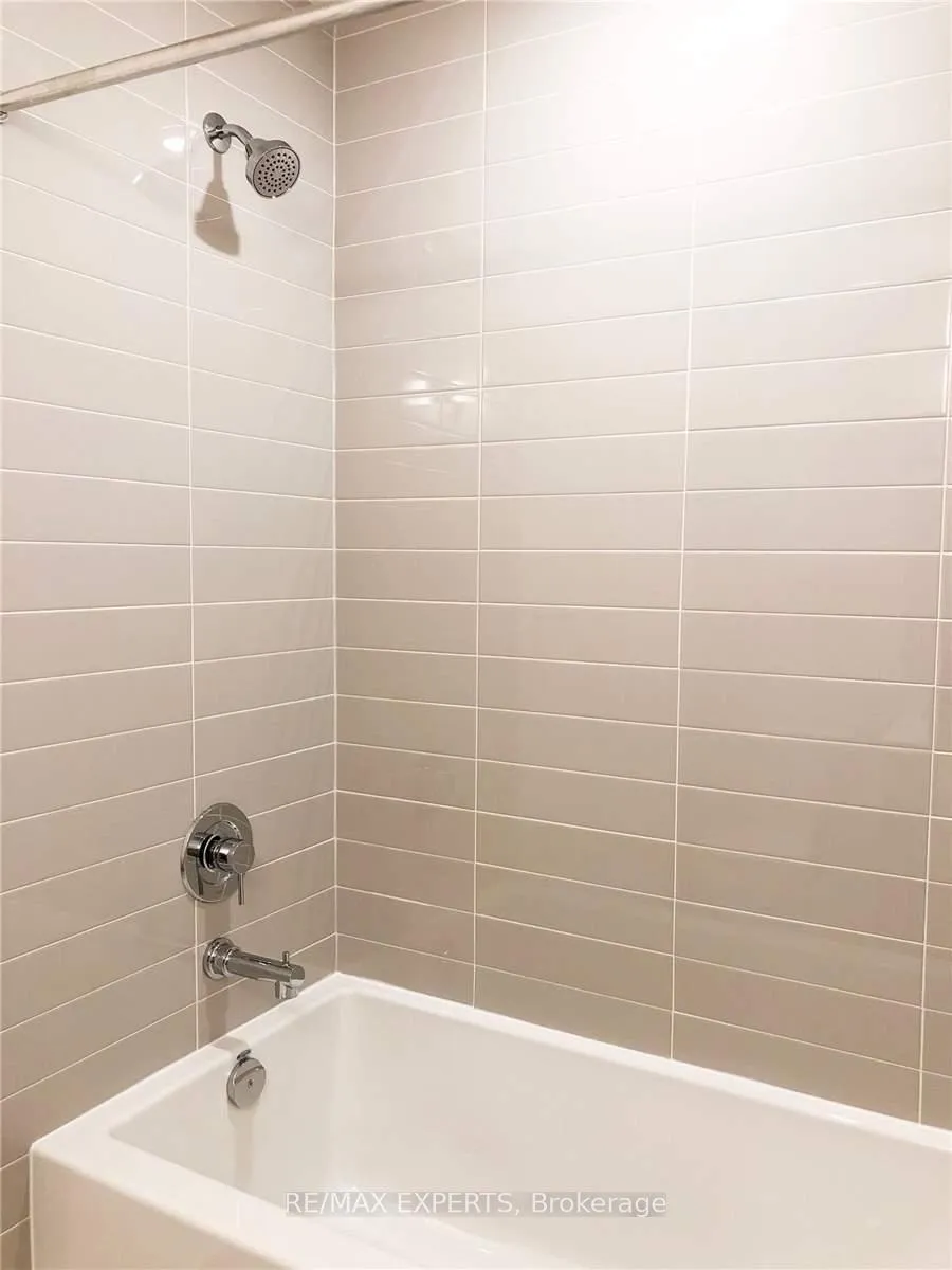 Photo 11 of Unit 914, 576 Front Street W, Toronto, Waterfront Communities — HOMEH