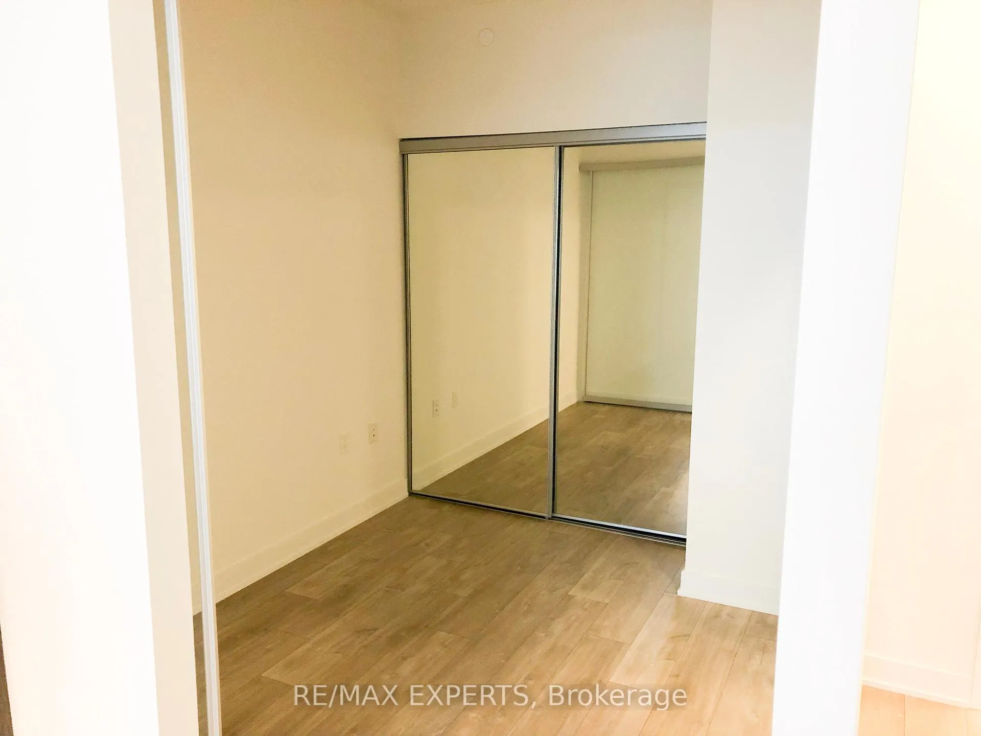 Photo 12 of Unit 914, 576 Front Street W, Toronto, Waterfront Communities — HOMEH