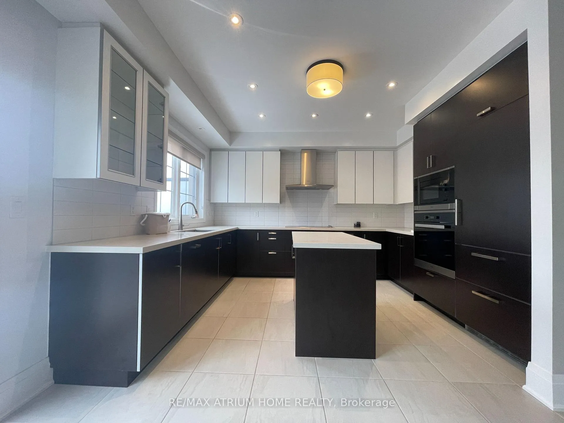 Photo 8 of 11 Sir Frederick Banting Way, Markham, Unionville — HOMEH