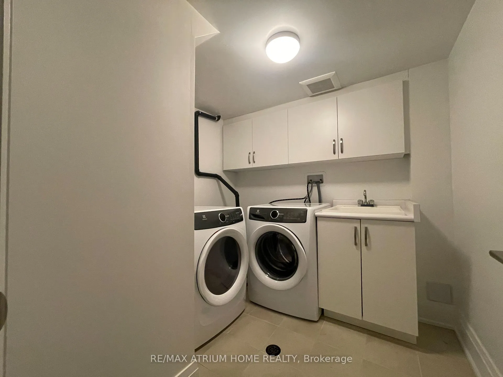 Photo 25 of 11 Sir Frederick Banting Way, Markham, Unionville — HOMEH