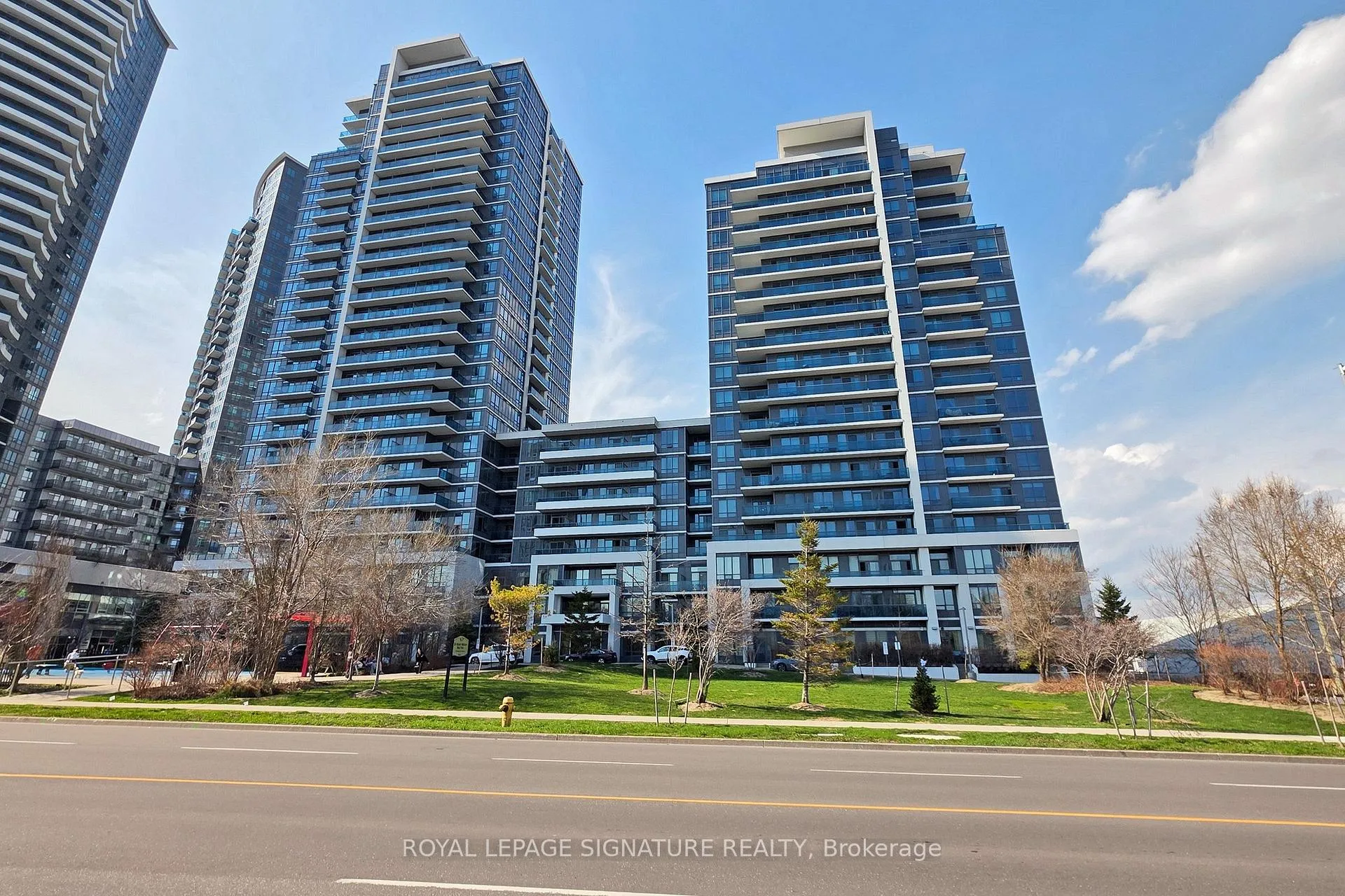 Photo 1 of Unit 2115, 7165 Yonge Street, Markham, Grandview — HOMEH
