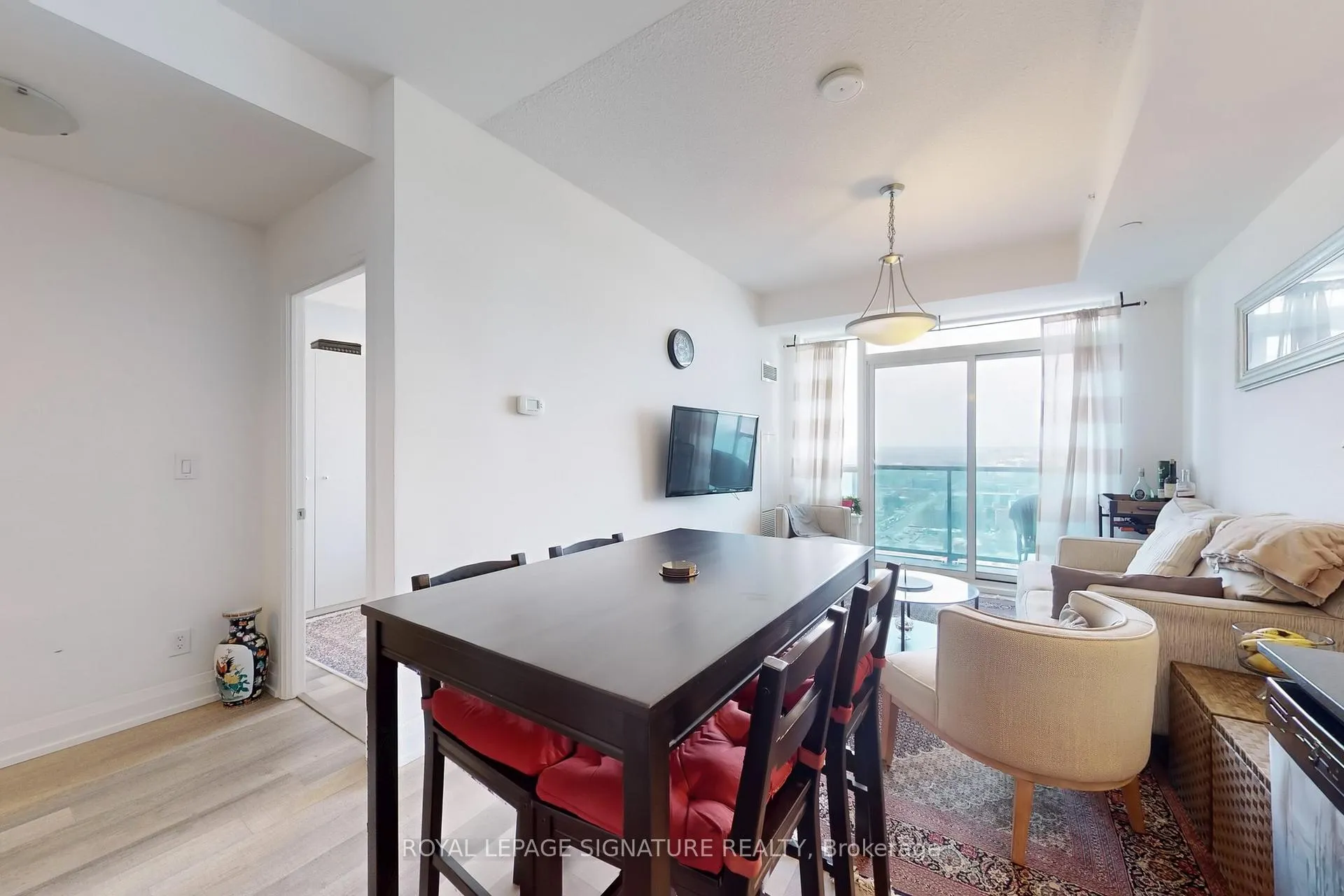 Photo 19 of Unit 2115, 7165 Yonge Street, Markham, Grandview — HOMEH
