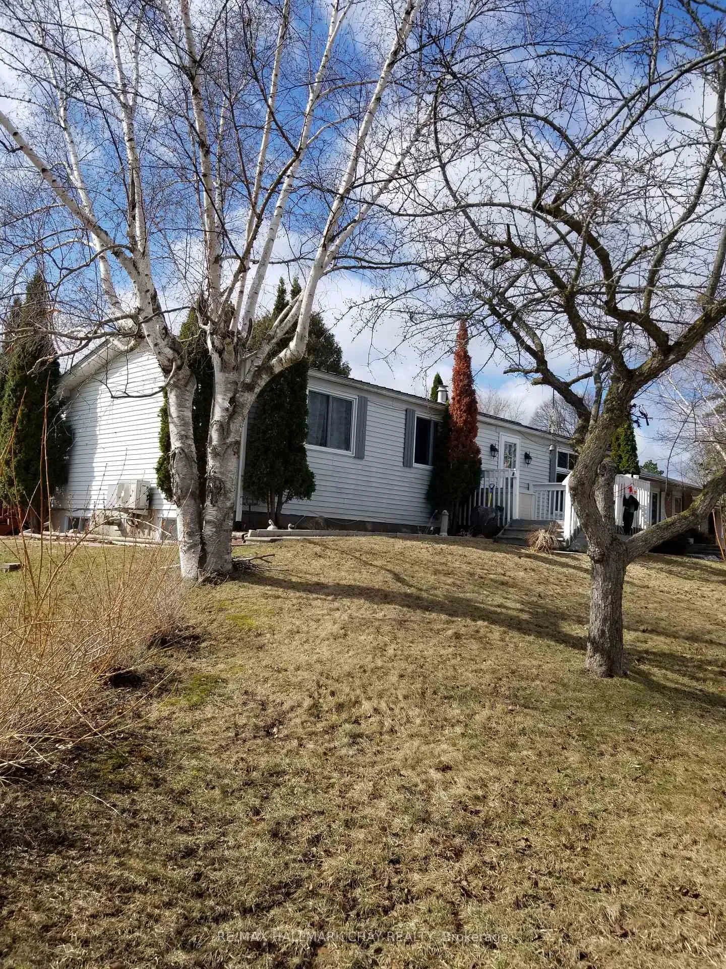 Photo 3 of Unit A, 11A Park Crescent, New Tecumseth, Tottenham — HOMEH
