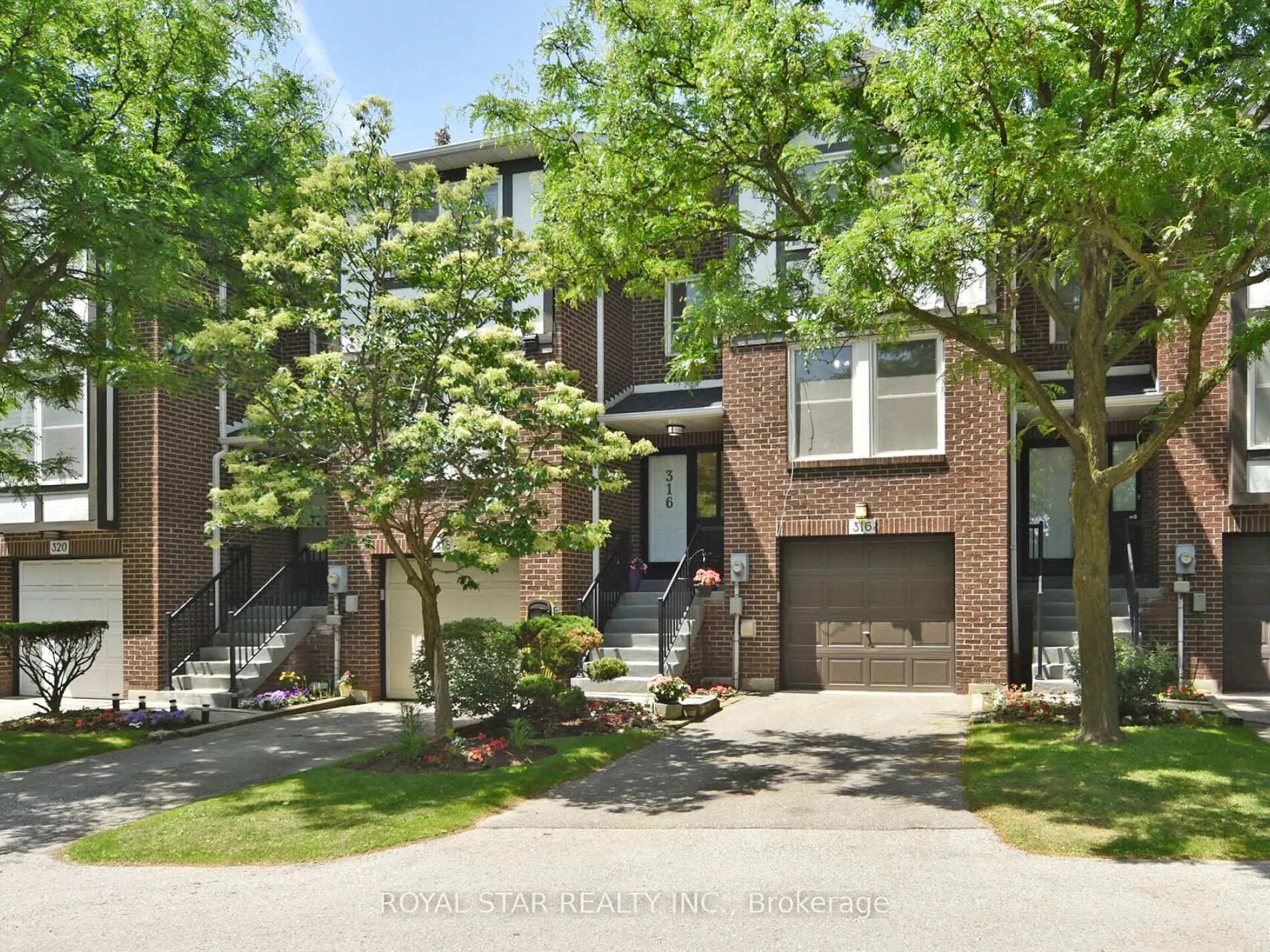Photo 2 of 316 Simonston Boulevard, Markham, German Mills — HOMEH
