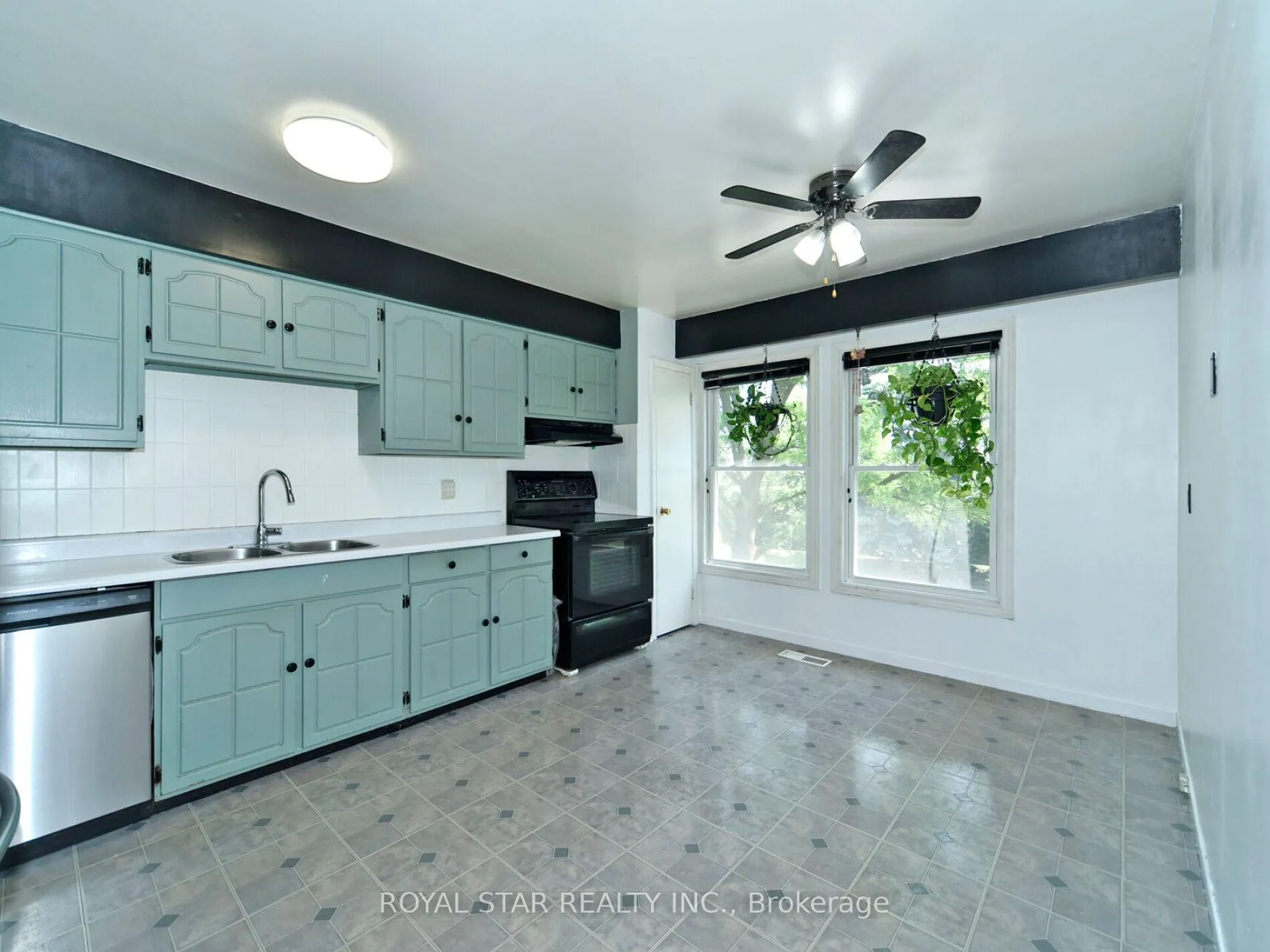 Photo 7 of 316 Simonston Boulevard, Markham, German Mills — HOMEH