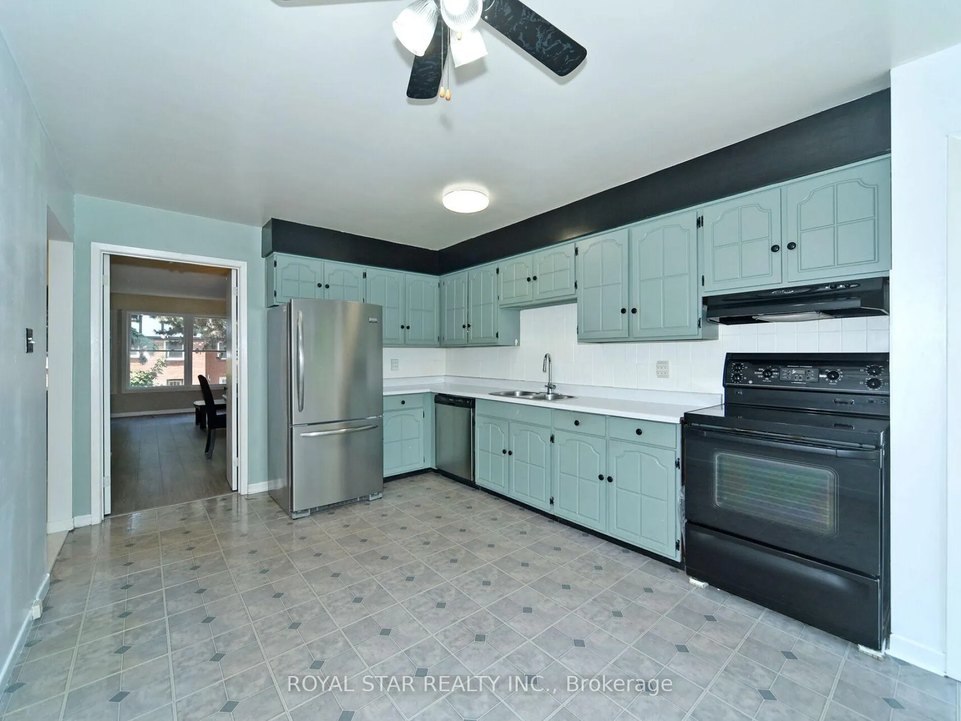 Photo 8 of 316 Simonston Boulevard, Markham, German Mills — HOMEH