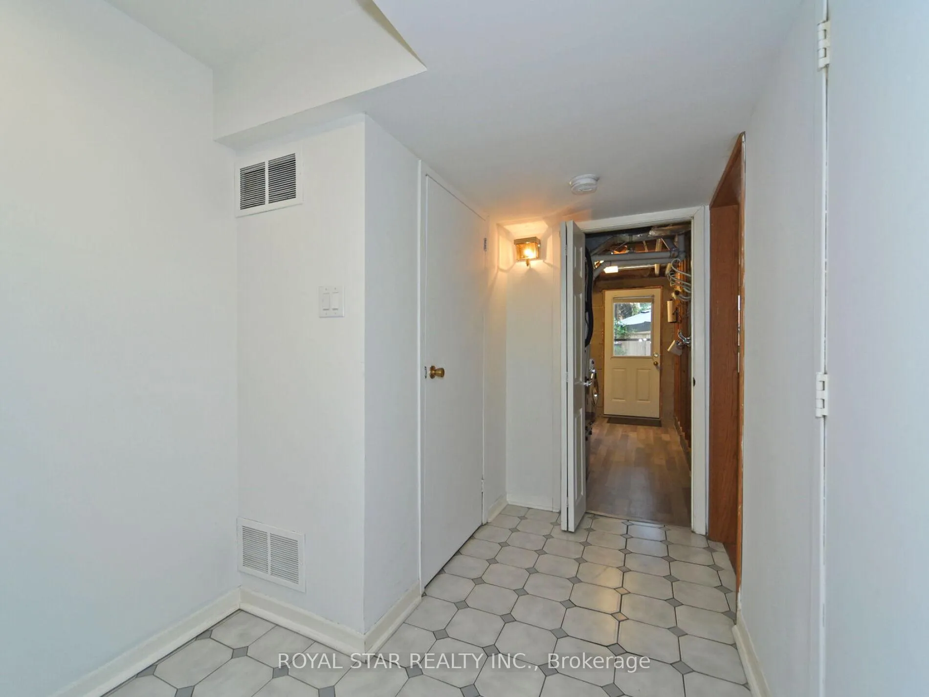 Photo 38 of 316 Simonston Boulevard, Markham, German Mills — HOMEH