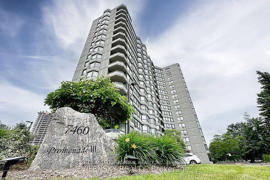 Front of Unit 901, 7460 Bathurst Street W