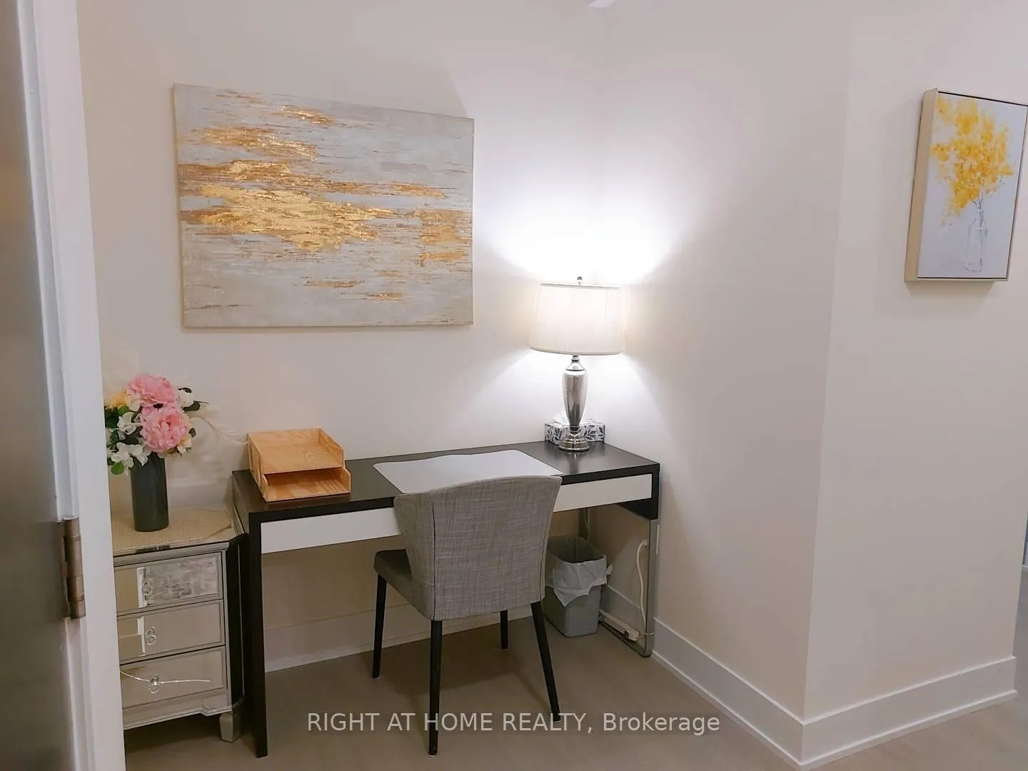 Photo 5 of Unit 902, 2908 Highway 7, Vaughan, East Woodbridge — HOMEH