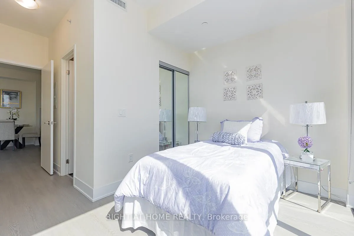 Photo 13 of Unit 902, 2908 Highway 7, Vaughan, East Woodbridge — HOMEH