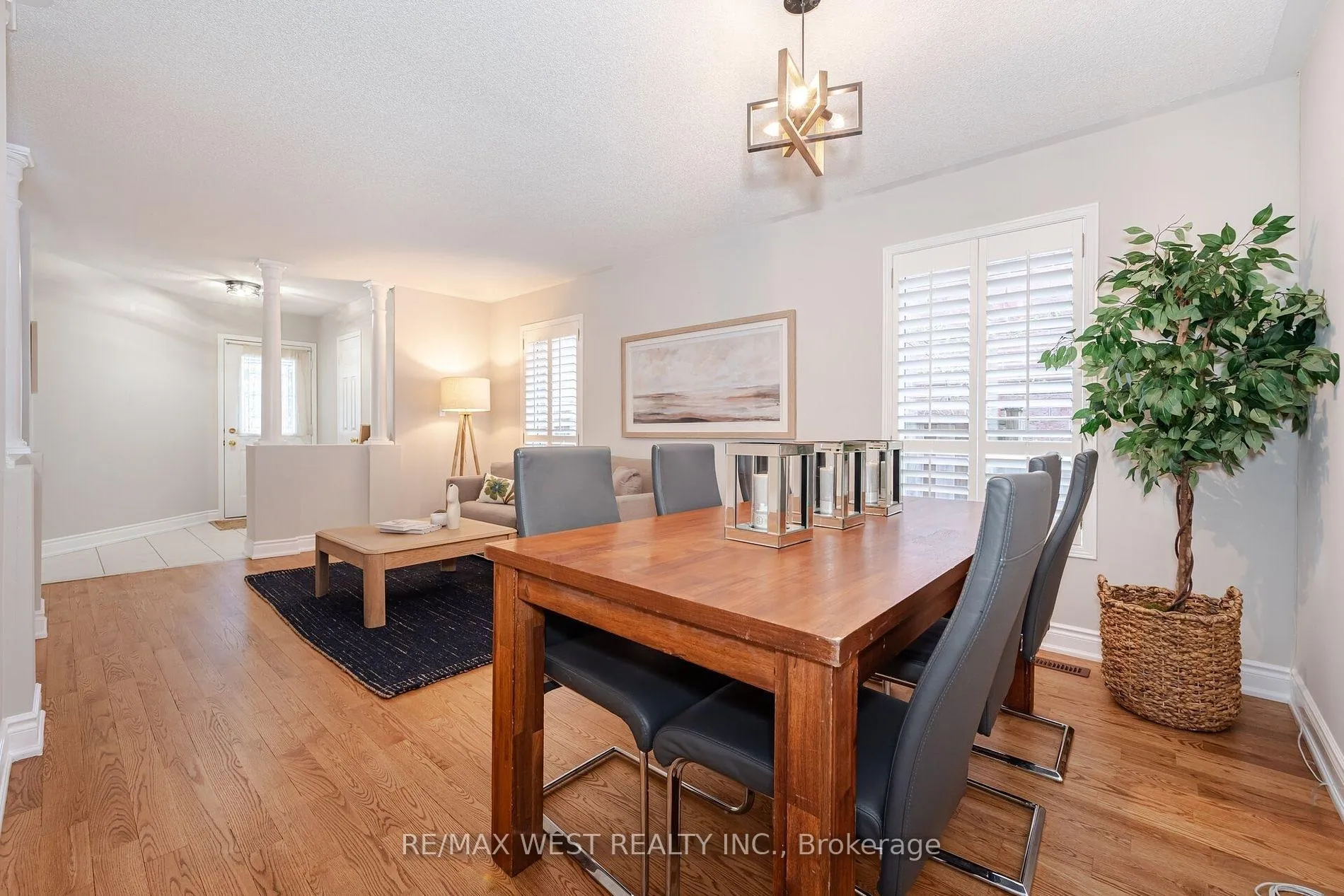 Photo 3 of 328 St. Joan Arc Avenue, Vaughan, Maple — HOMEH