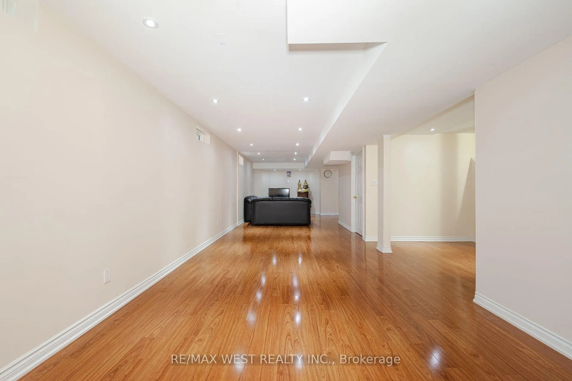 Photo 12 of 328 St. Joan Arc Avenue, Vaughan, Maple — HOMEH
