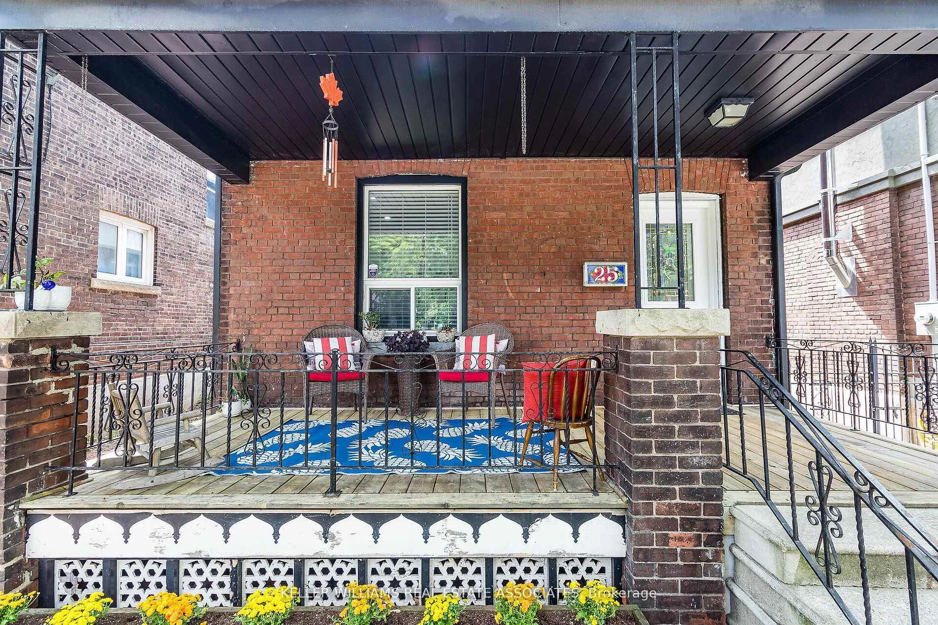 Photo 2 of 25 Boustead Avenue, Toronto, High Park-Swansea — HOMEH