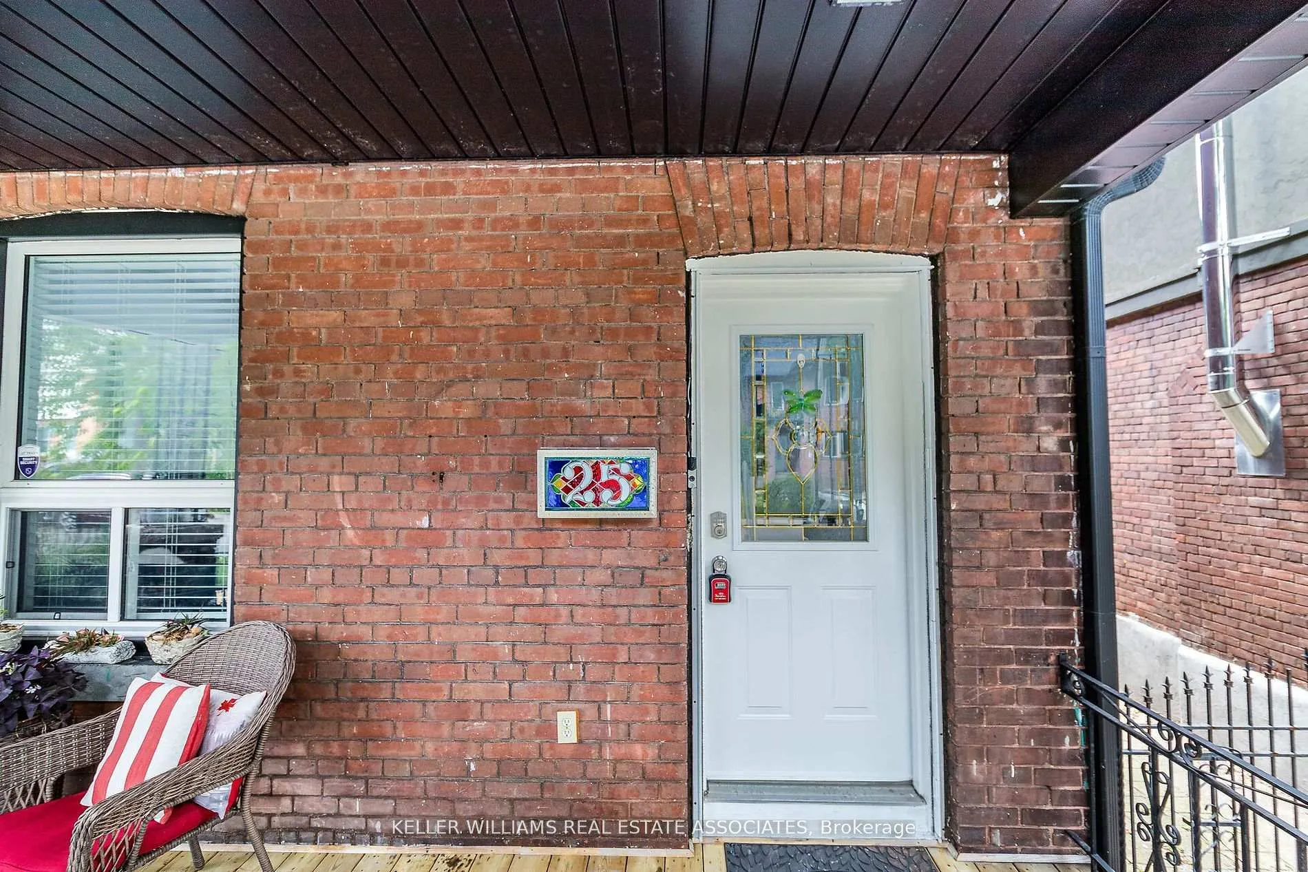 Photo 5 of 25 Boustead Avenue, Toronto, High Park-Swansea — HOMEH