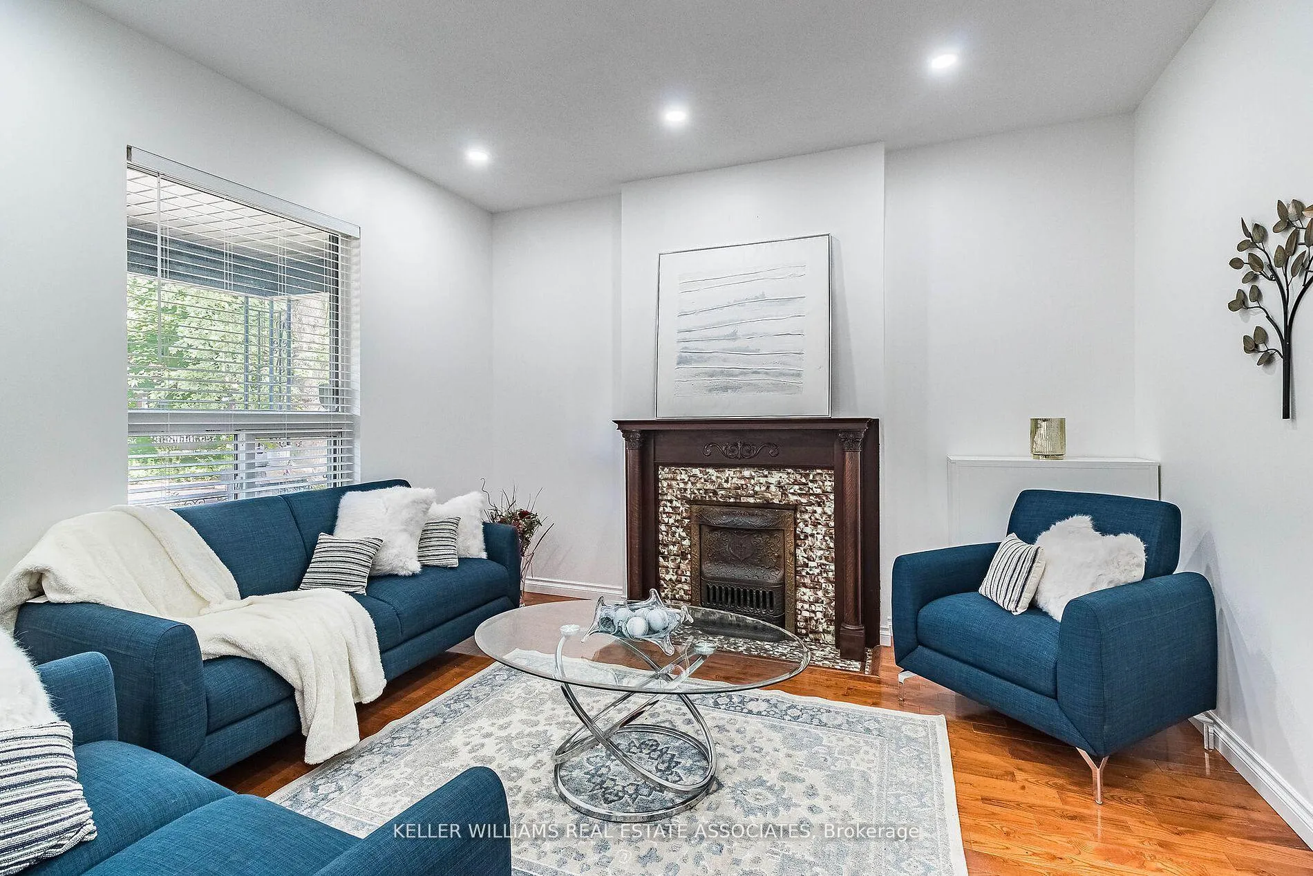 Photo 7 of 25 Boustead Avenue, Toronto, High Park-Swansea — HOMEH
