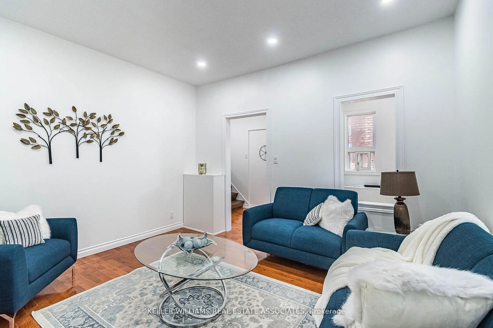 Photo 8 of 25 Boustead Avenue, Toronto, High Park-Swansea — HOMEH