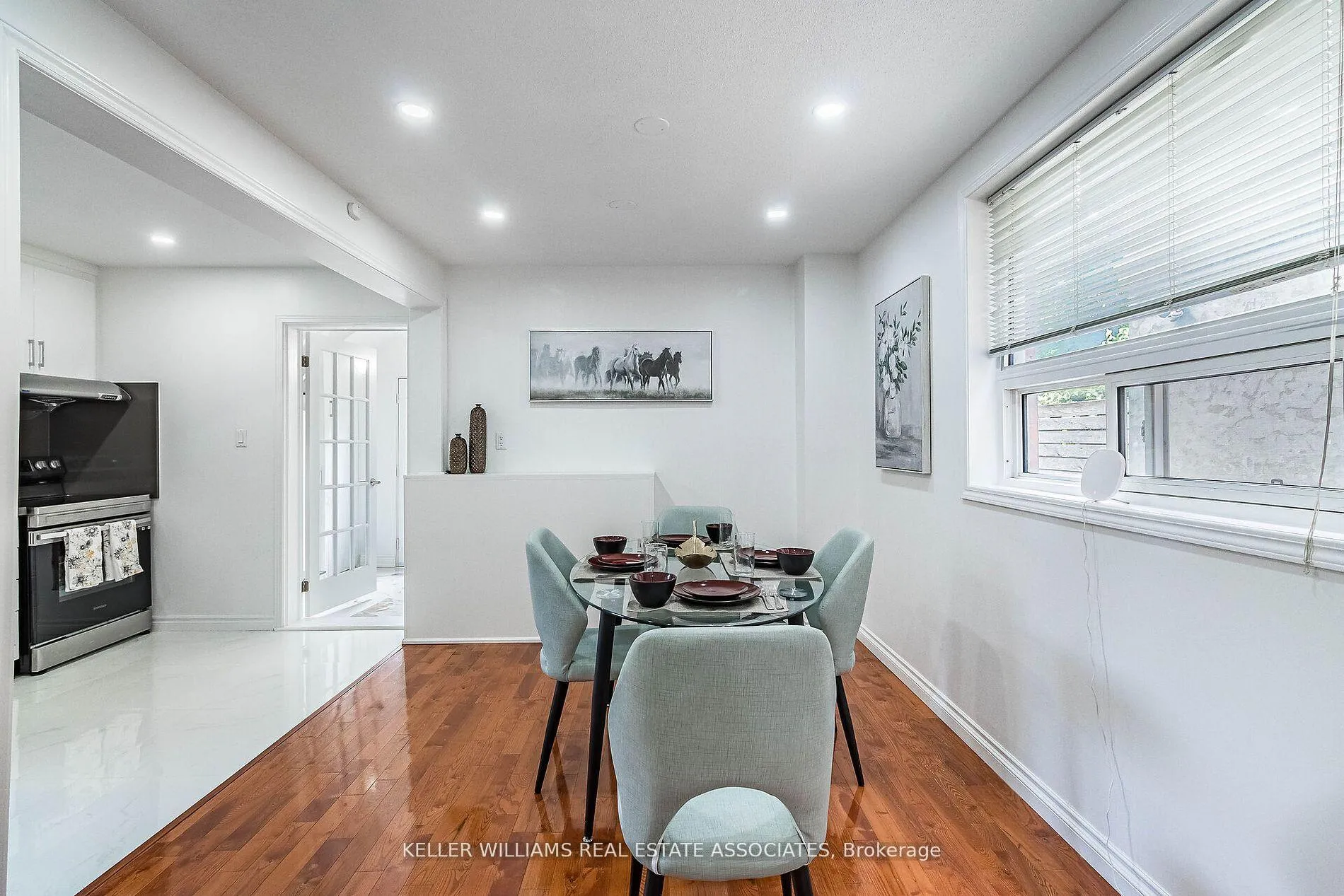 Photo 9 of 25 Boustead Avenue, Toronto, High Park-Swansea — HOMEH