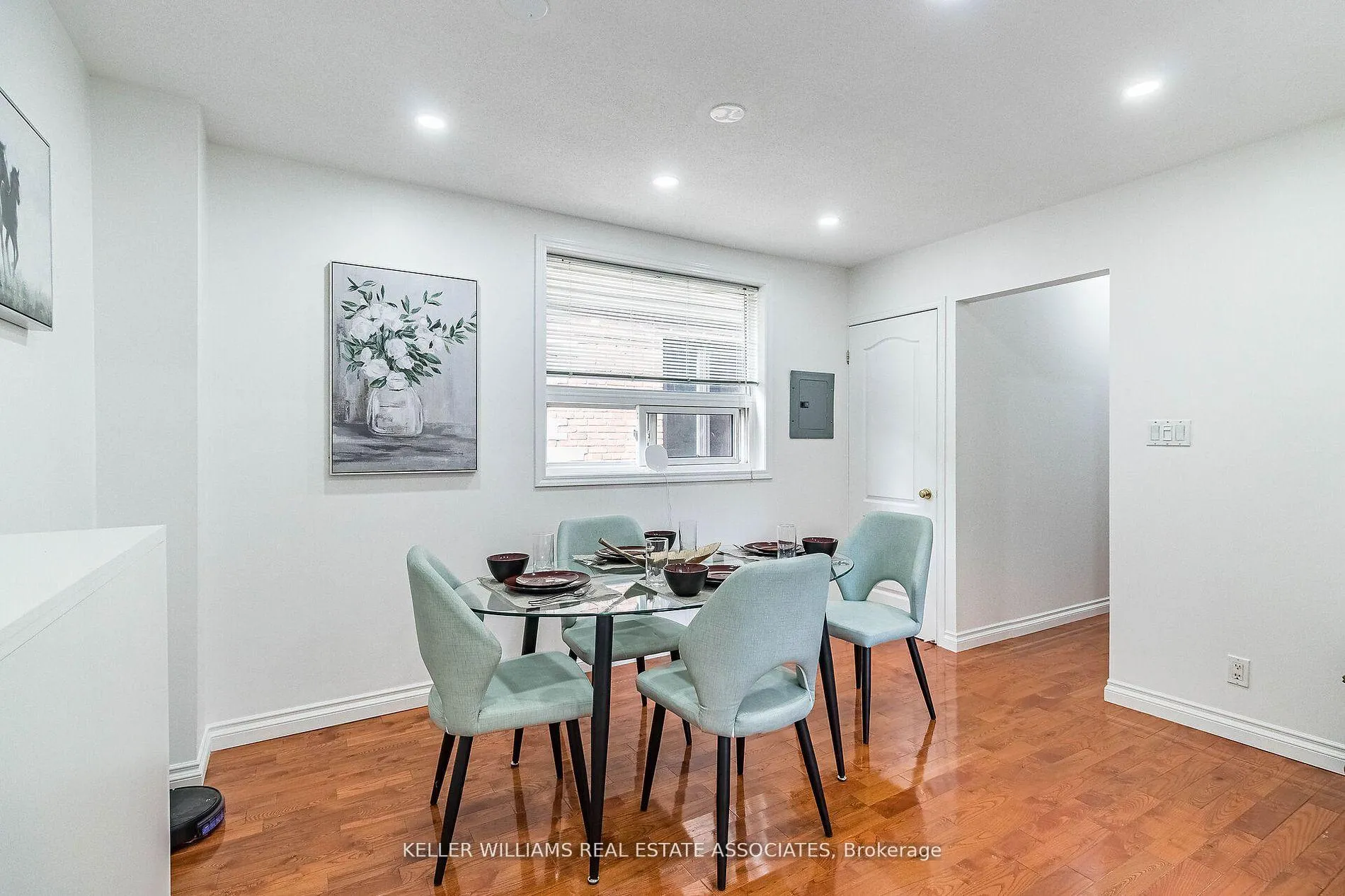 Photo 10 of 25 Boustead Avenue, Toronto, High Park-Swansea — HOMEH