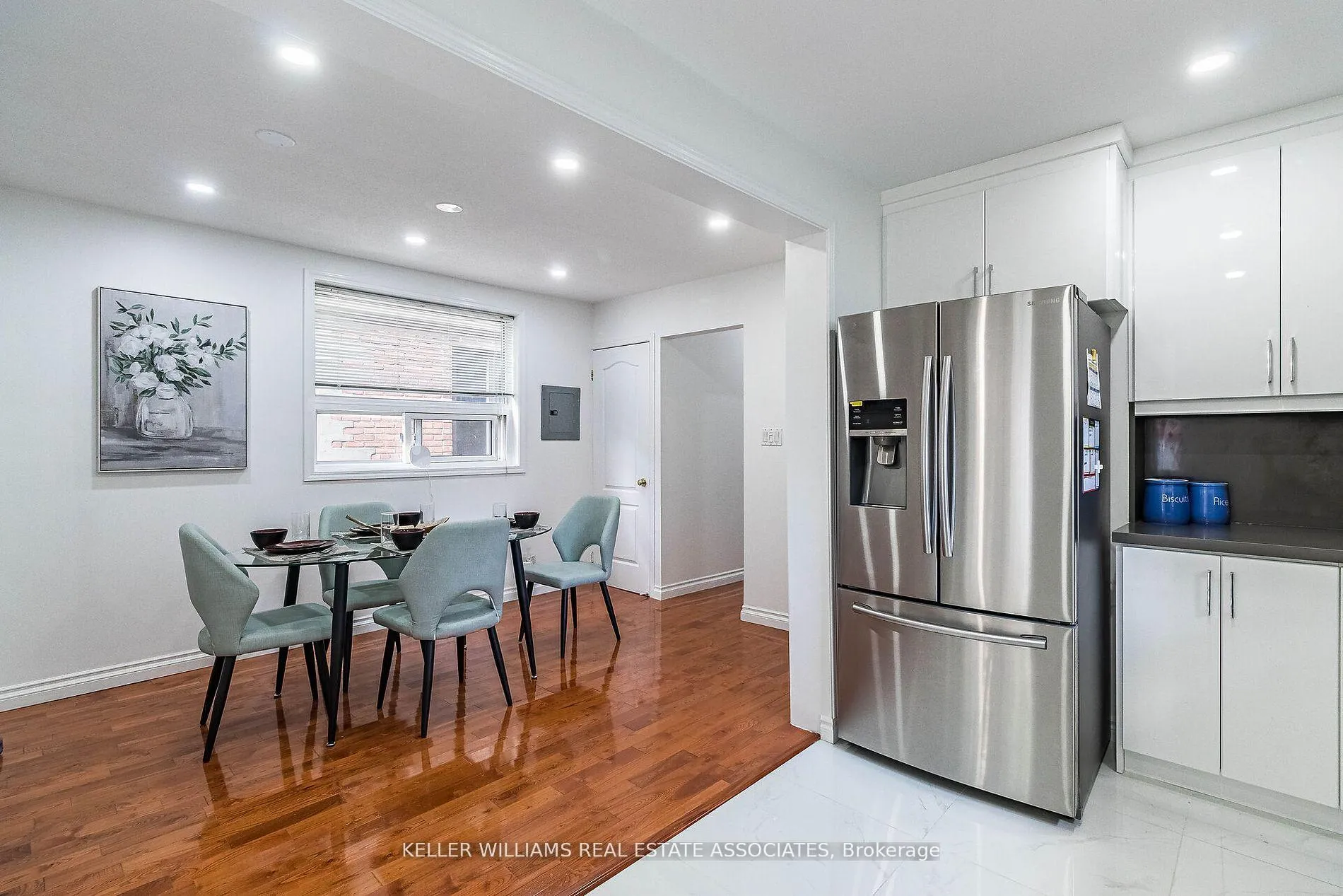 Photo 12 of 25 Boustead Avenue, Toronto, High Park-Swansea — HOMEH