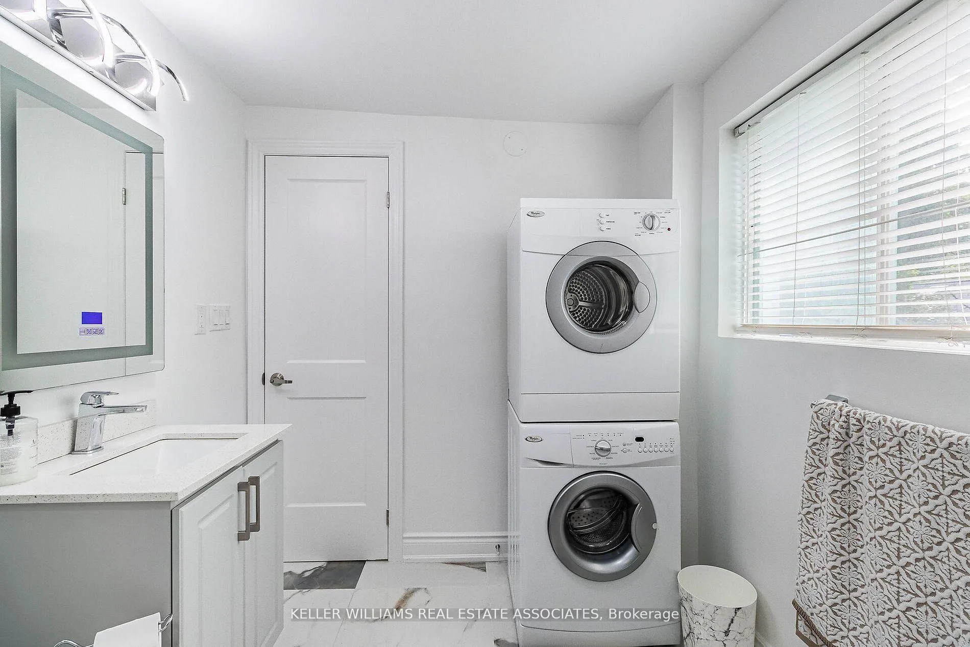 Photo 16 of 25 Boustead Avenue, Toronto, High Park-Swansea — HOMEH