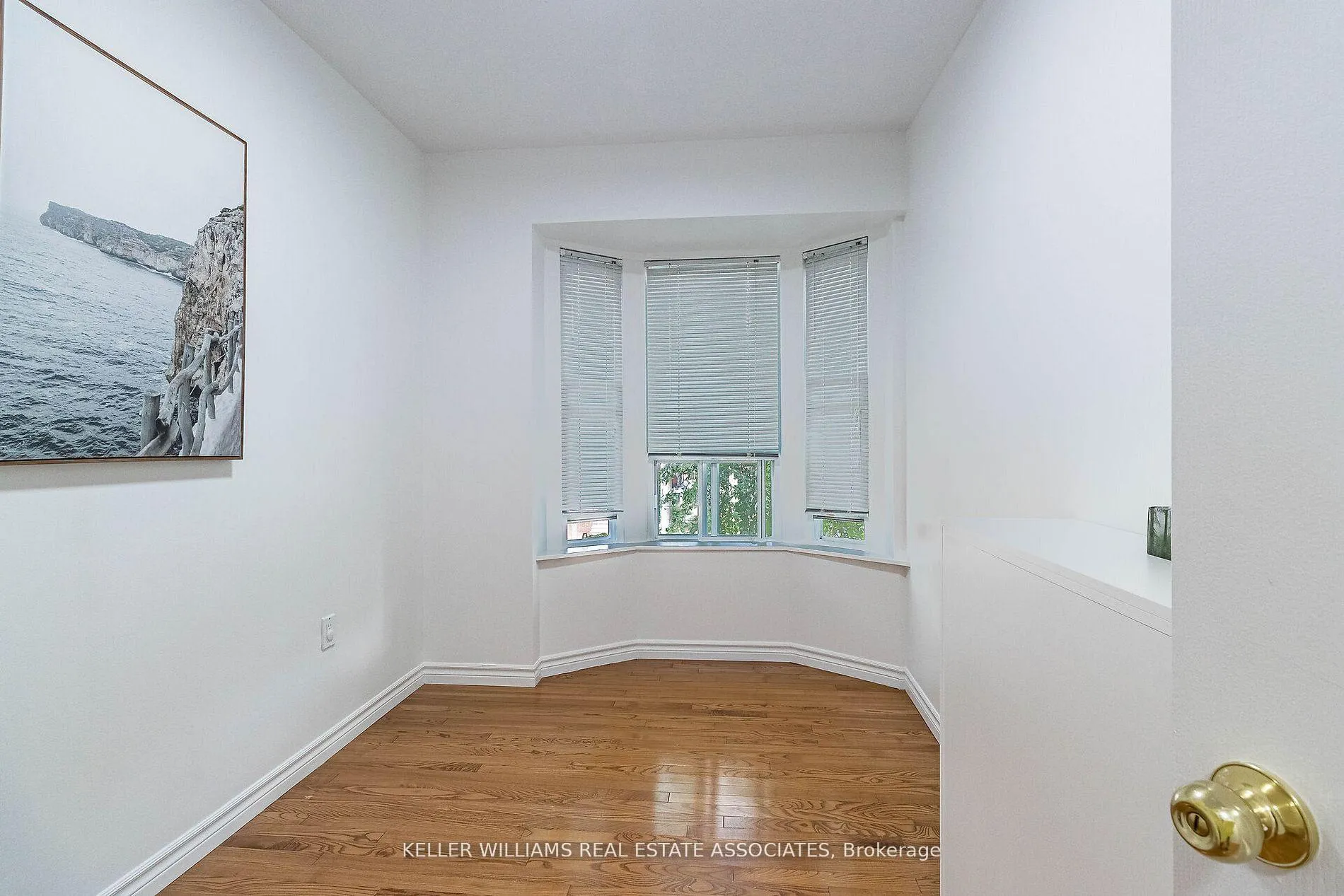 Photo 22 of 25 Boustead Avenue, Toronto, High Park-Swansea — HOMEH