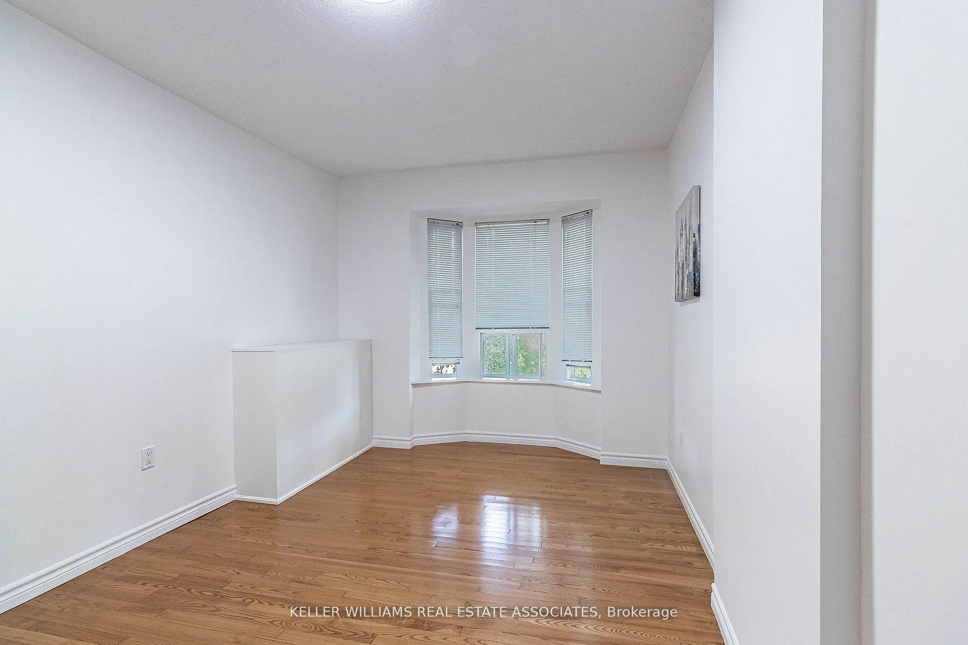 Photo 23 of 25 Boustead Avenue, Toronto, High Park-Swansea — HOMEH